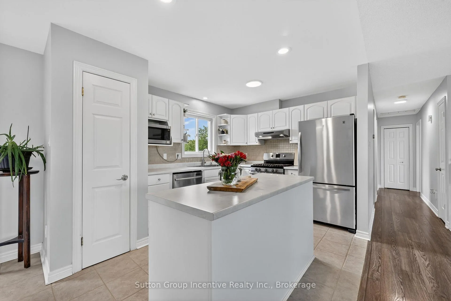 Photo 15 of 5 Marl Creek Drive, Springwater, Phelpston — HOMEH
