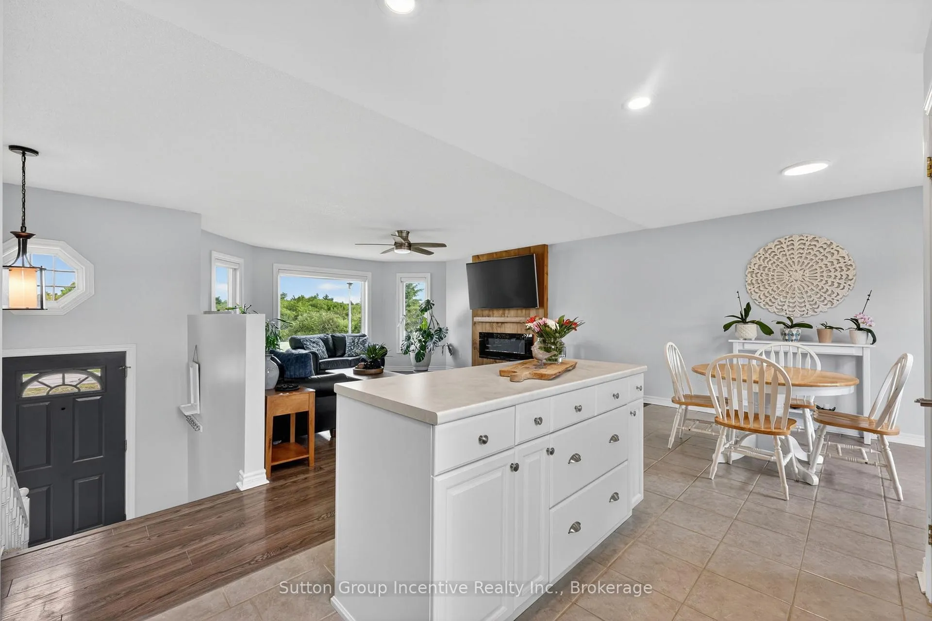 Photo 19 of 5 Marl Creek Drive, Springwater, Phelpston — HOMEH