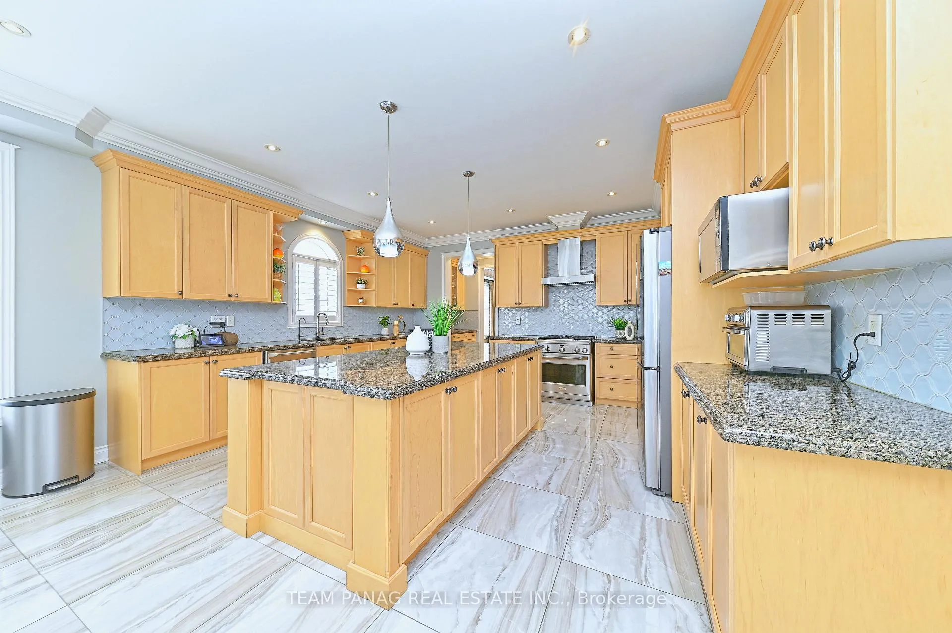 Photo 3 of 1 Islington Drive, Brampton, Bram East — HOMEH