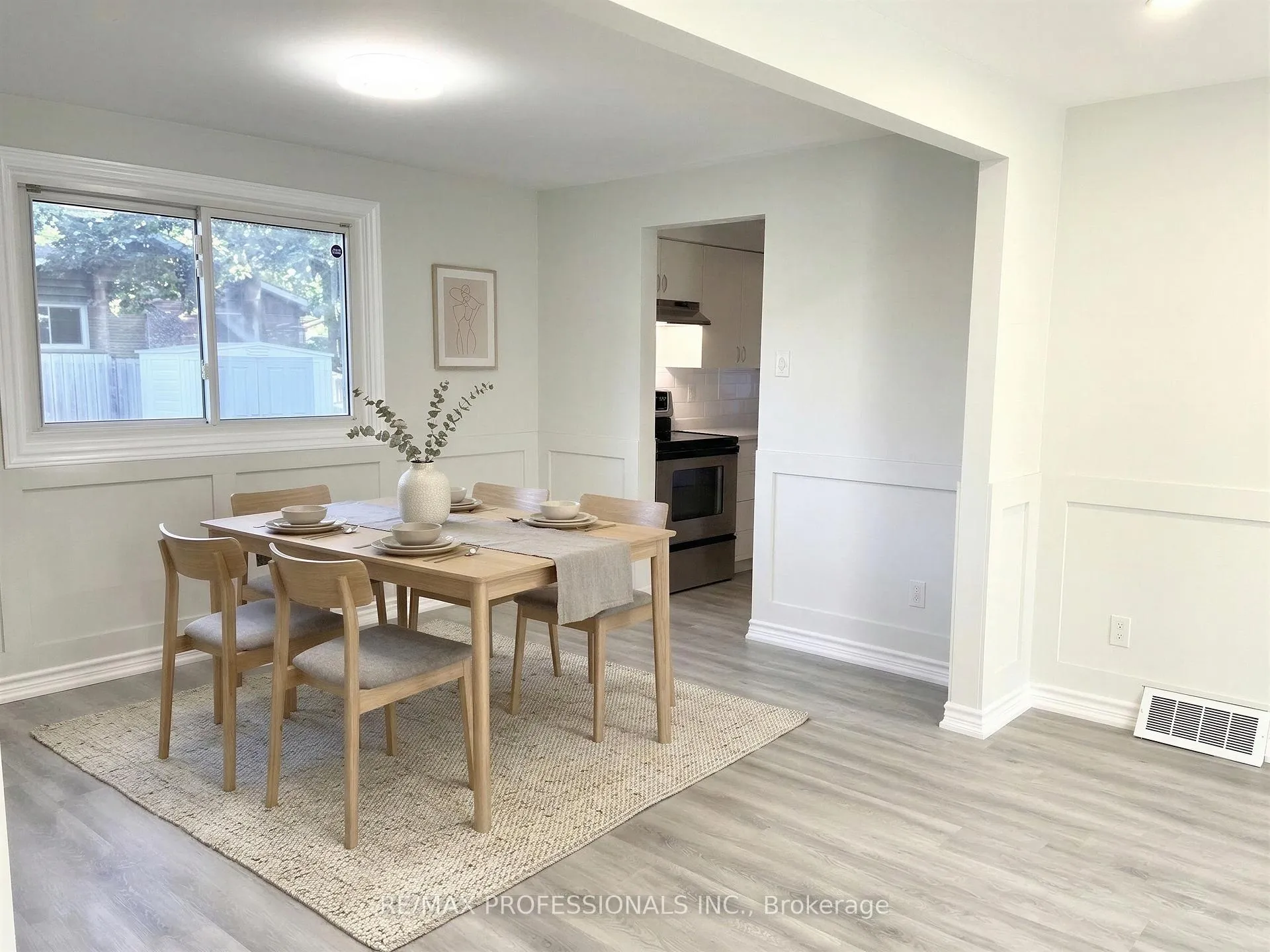 Photo 3 of Unit Upper, 77 Roseneath Crescent, Kitchener, Laurentian Hills — HOMEH