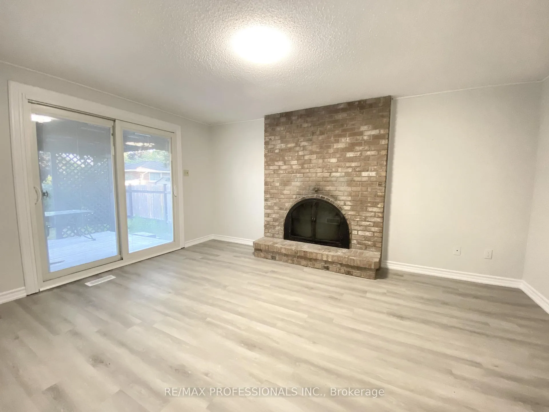 Photo 9 of Unit Upper, 77 Roseneath Crescent, Kitchener, Laurentian Hills — HOMEH