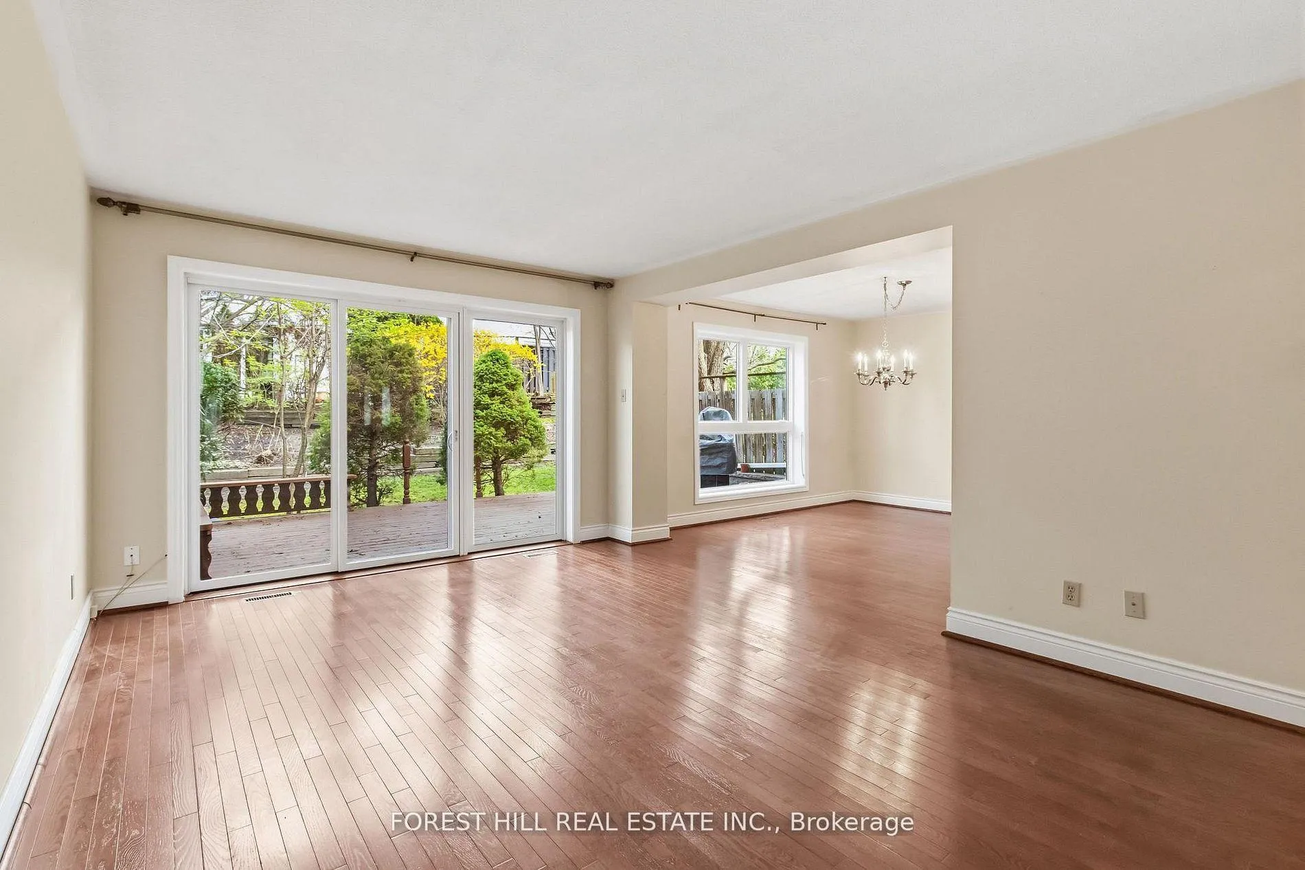 Photo 5 of 61 Snowshoe Mill Way, North York, St. Andrew-Windfields — HOMEH