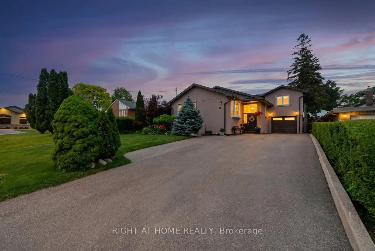 Photo 1 of 21 Warbeck Place, Etobicoke, Kingsview Village-The Westway — HOMEH