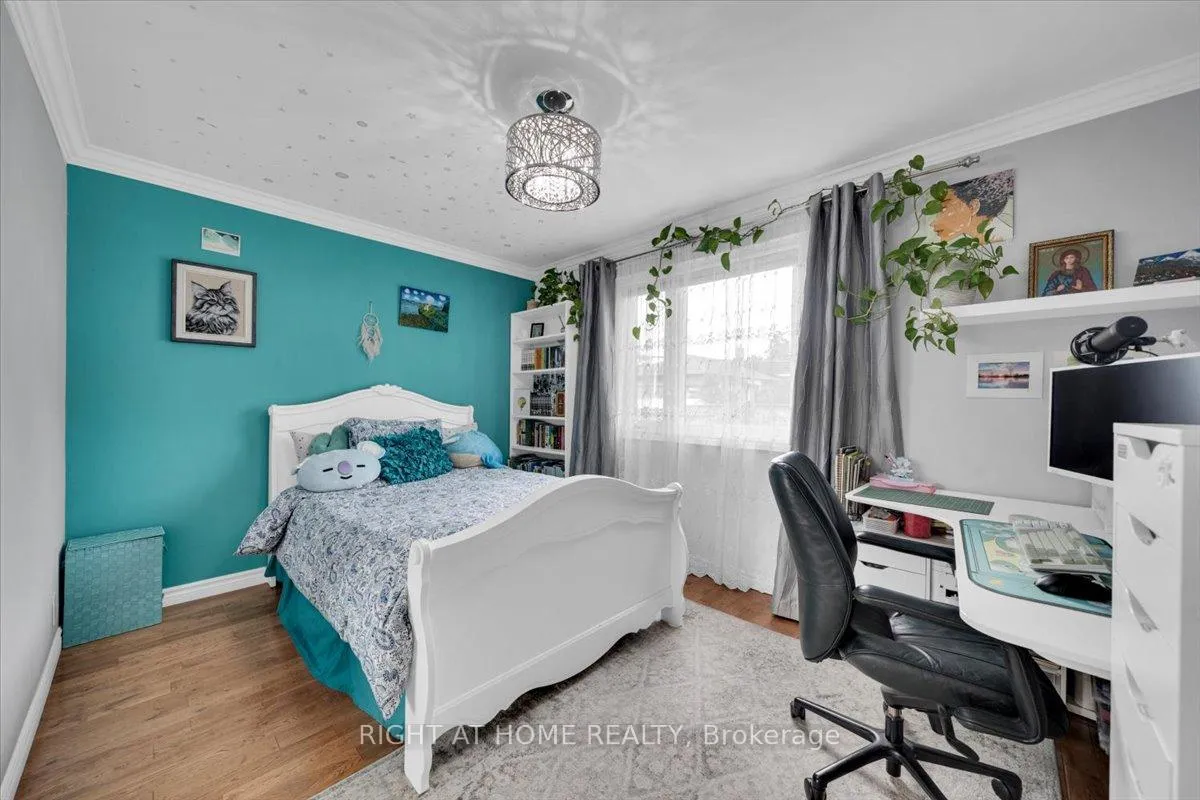 Photo 18 of 21 Warbeck Place, Etobicoke, Kingsview Village-The Westway — HOMEH