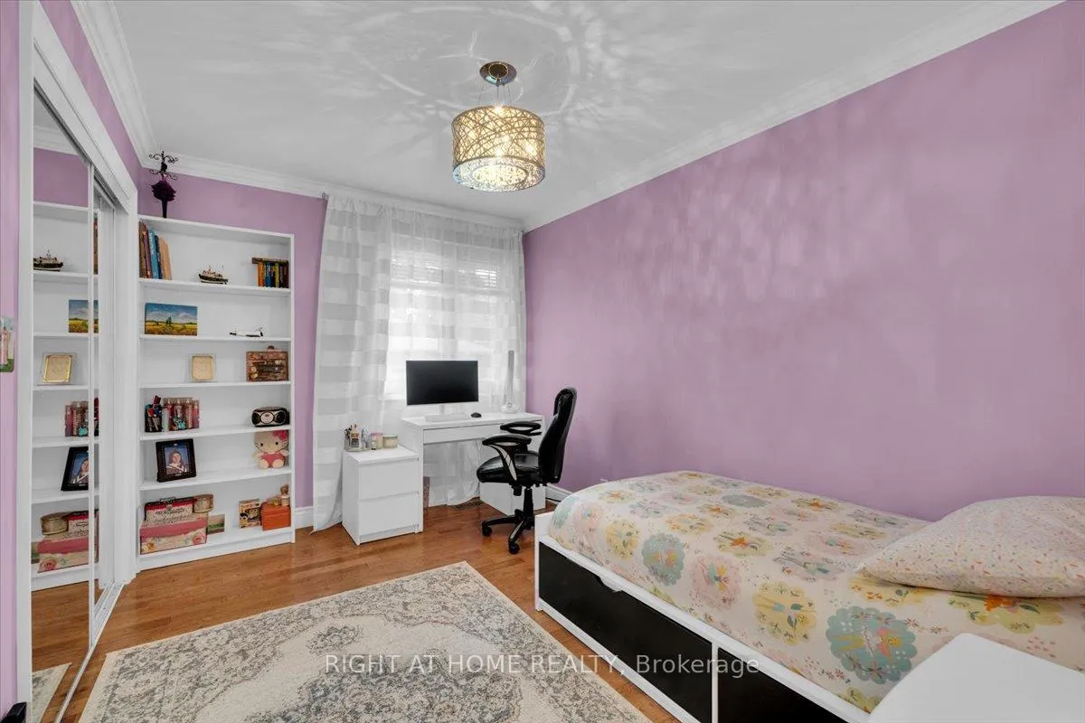 Photo 20 of 21 Warbeck Place, Etobicoke, Kingsview Village-The Westway — HOMEH