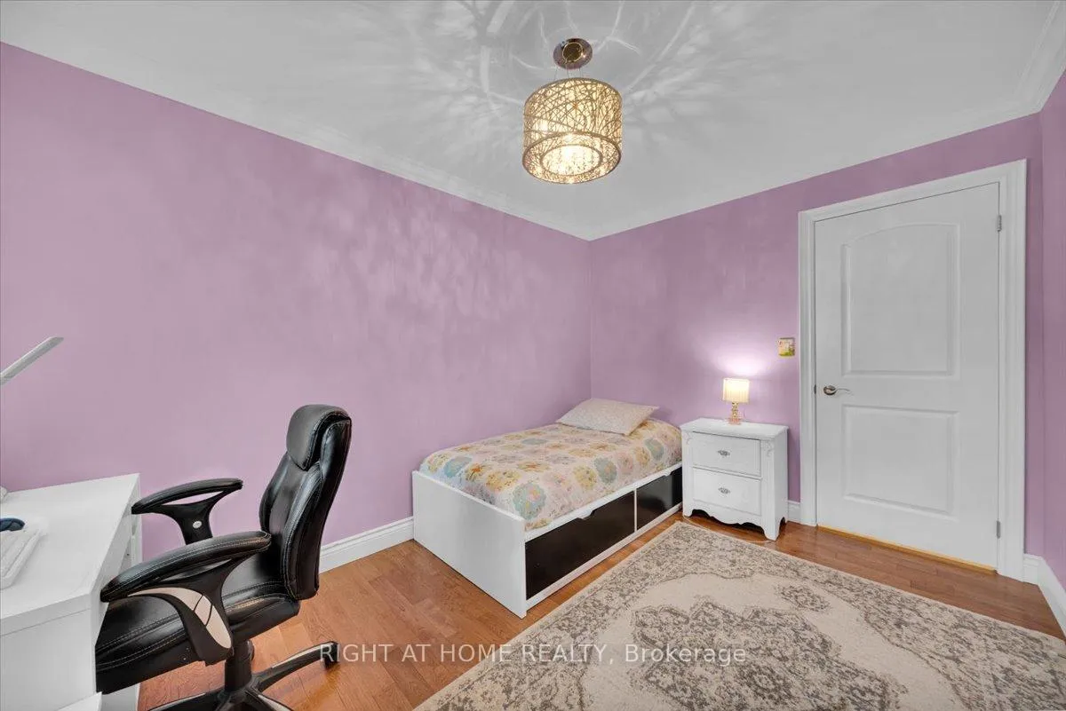 Photo 21 of 21 Warbeck Place, Etobicoke, Kingsview Village-The Westway — HOMEH