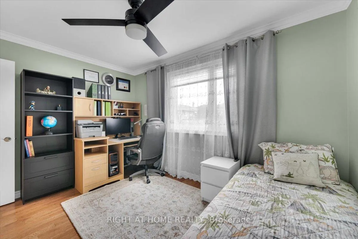 Photo 25 of 21 Warbeck Place, Etobicoke, Kingsview Village-The Westway — HOMEH