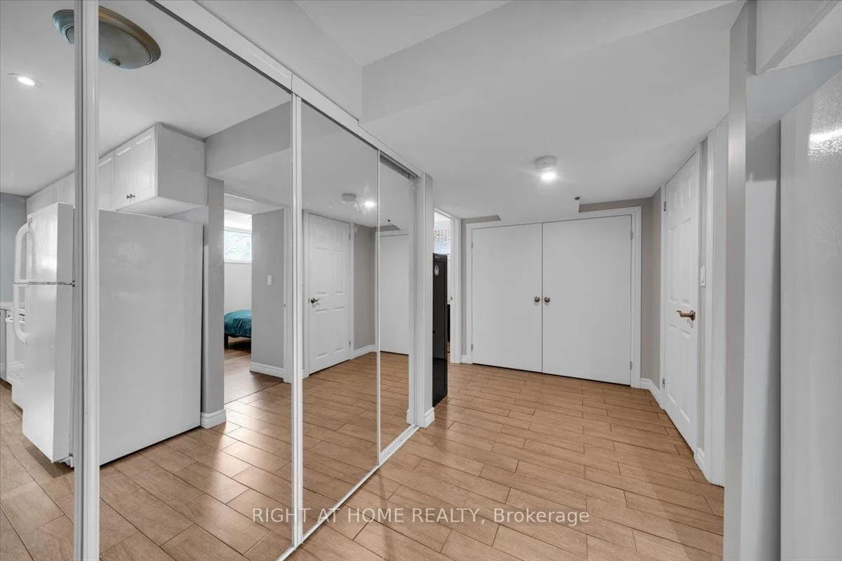 Photo 32 of 21 Warbeck Place, Etobicoke, Kingsview Village-The Westway — HOMEH