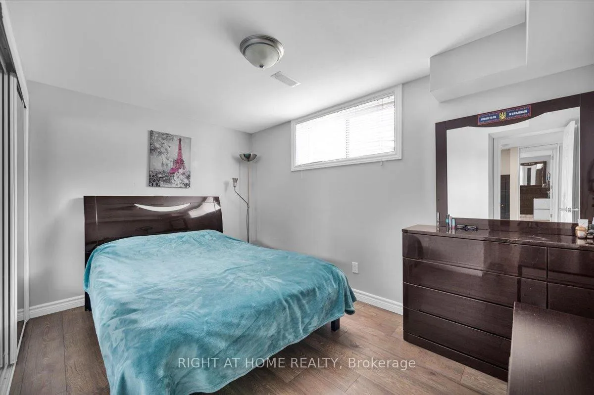 Photo 34 of 21 Warbeck Place, Etobicoke, Kingsview Village-The Westway — HOMEH