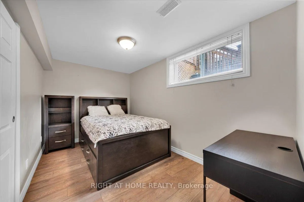 Photo 35 of 21 Warbeck Place, Etobicoke, Kingsview Village-The Westway — HOMEH
