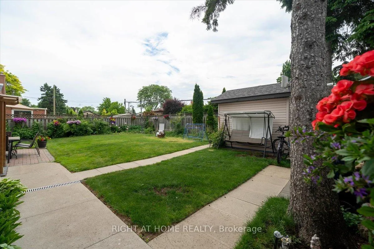 Photo 38 of 21 Warbeck Place, Etobicoke, Kingsview Village-The Westway — HOMEH