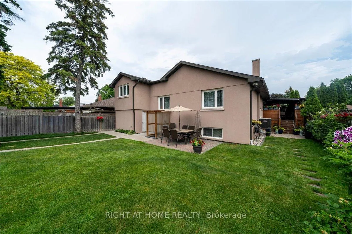 Photo 39 of 21 Warbeck Place, Etobicoke, Kingsview Village-The Westway — HOMEH