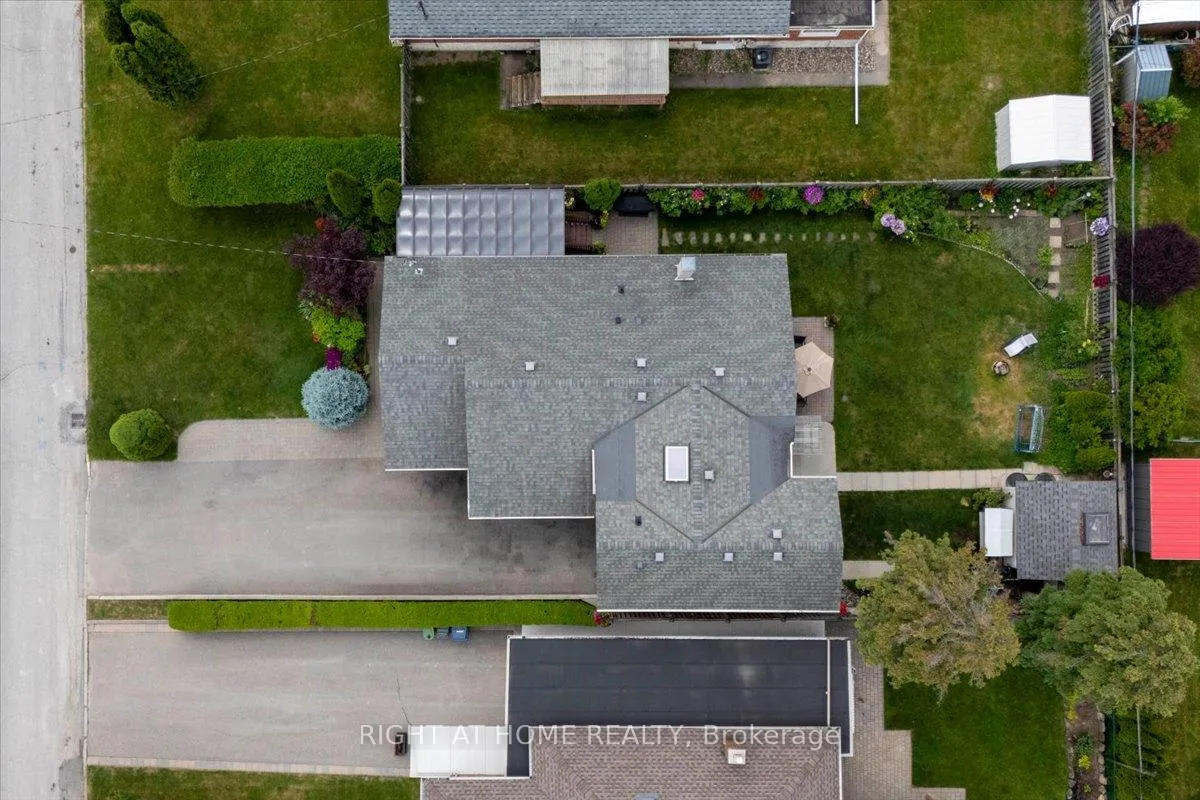 Photo 41 of 21 Warbeck Place, Etobicoke, Kingsview Village-The Westway — HOMEH