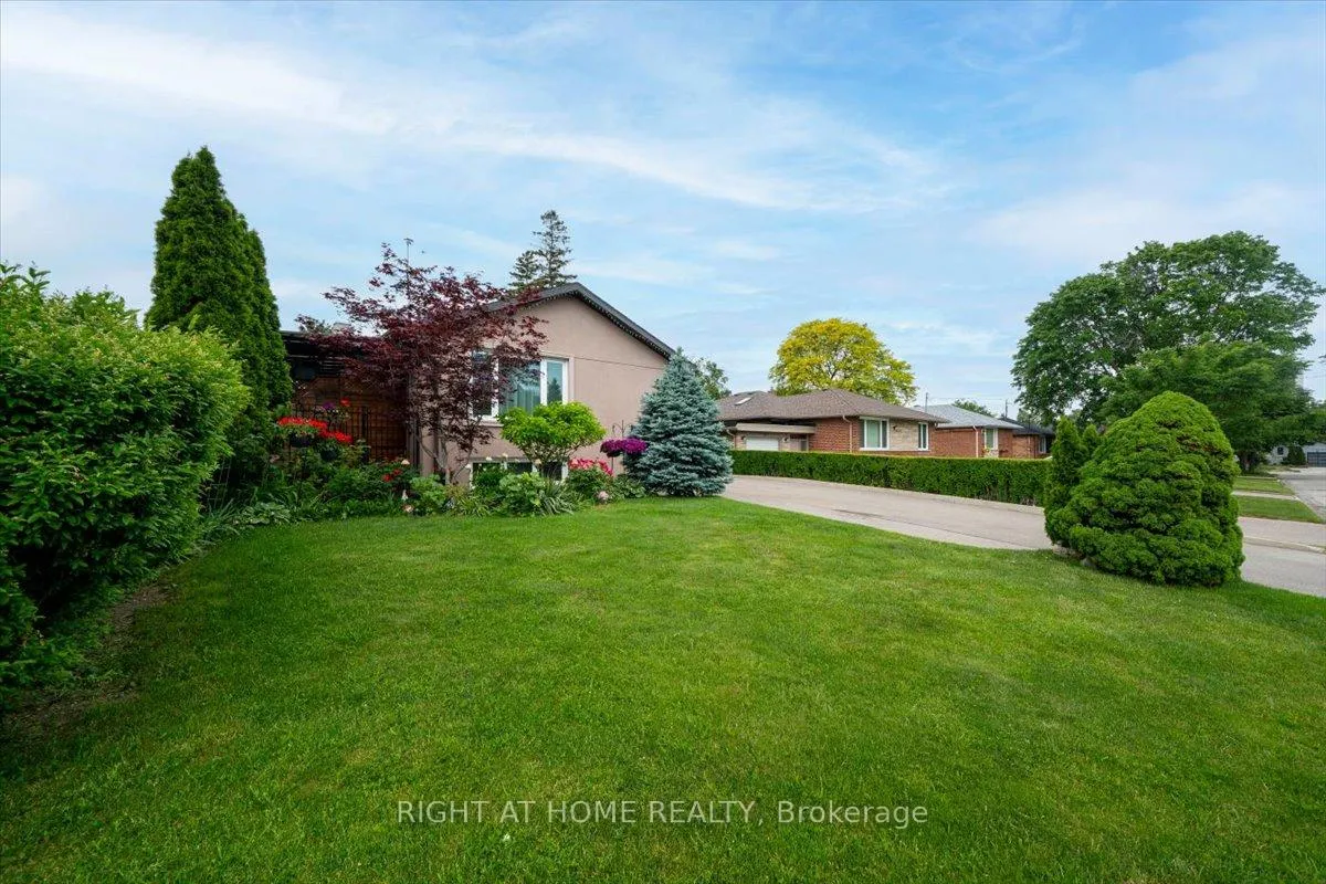 Photo 46 of 21 Warbeck Place, Etobicoke, Kingsview Village-The Westway — HOMEH