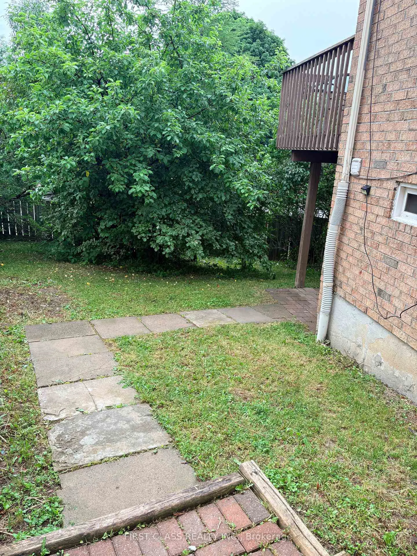 Photo 3 of Unit Basement, 114 Sheldrake Court, Brampton, Brampton South — HOMEH