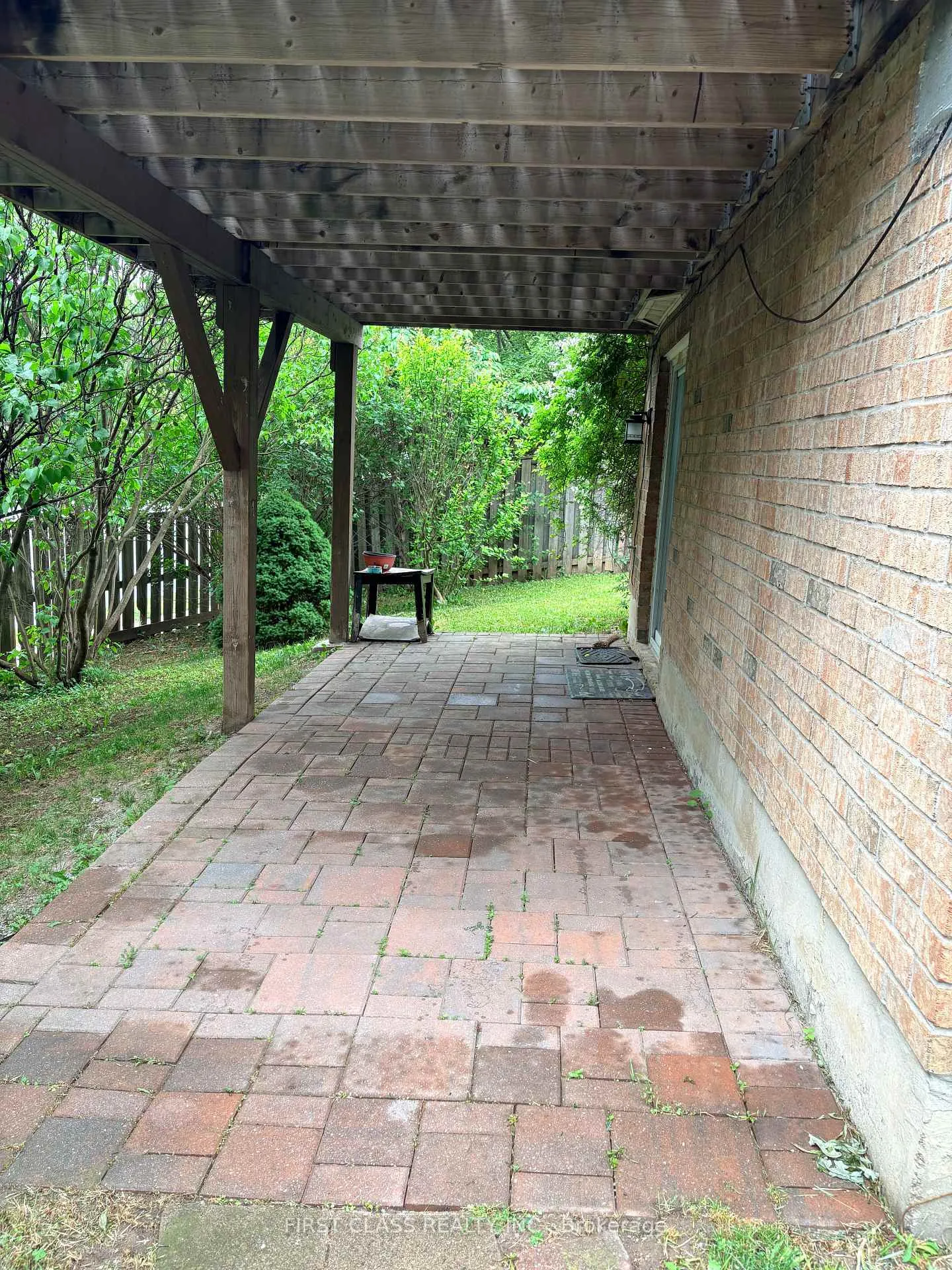 Photo 4 of Unit Basement, 114 Sheldrake Court, Brampton, Brampton South — HOMEH