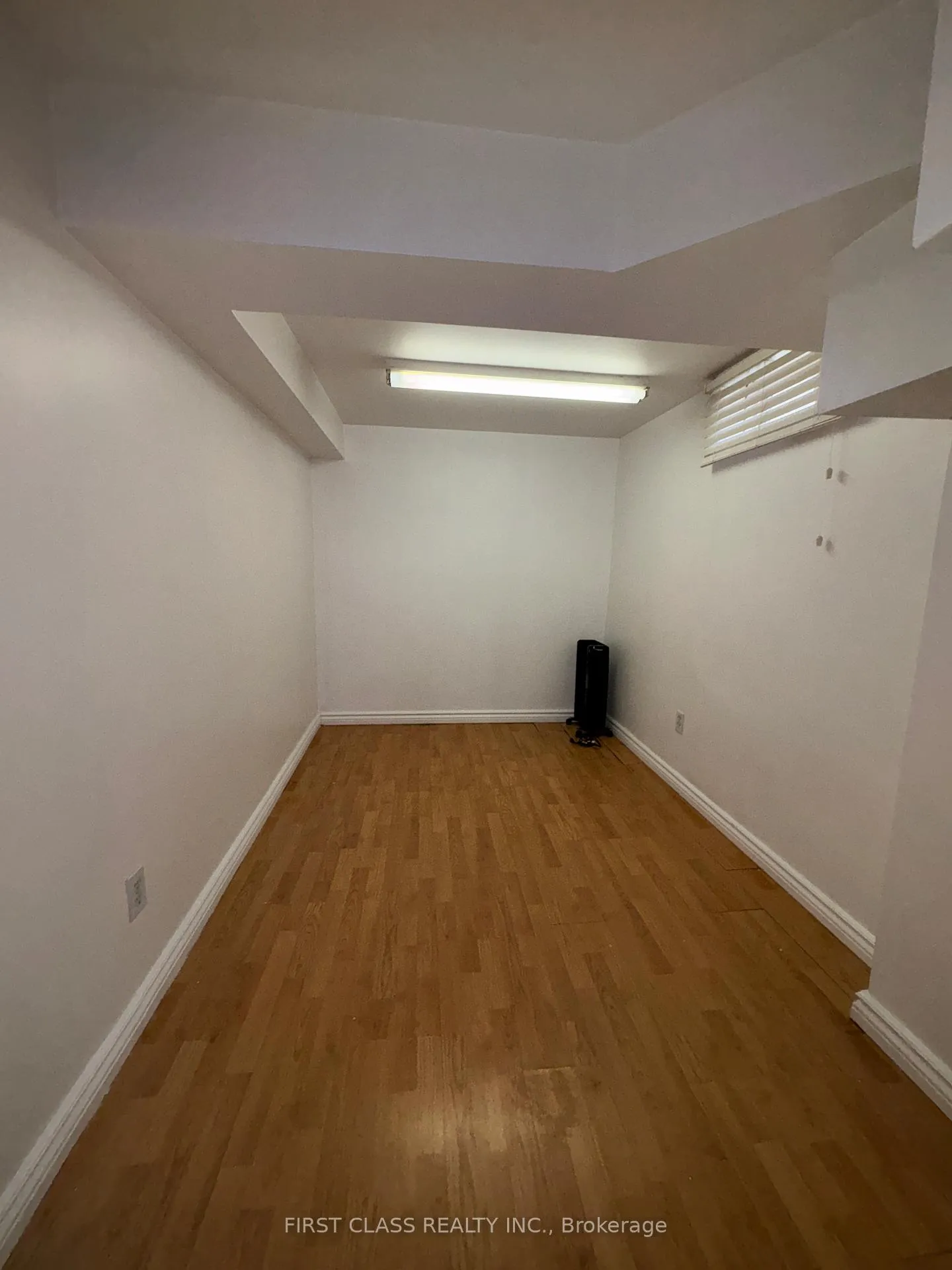 Photo 6 of Unit Basement, 114 Sheldrake Court, Brampton, Brampton South — HOMEH