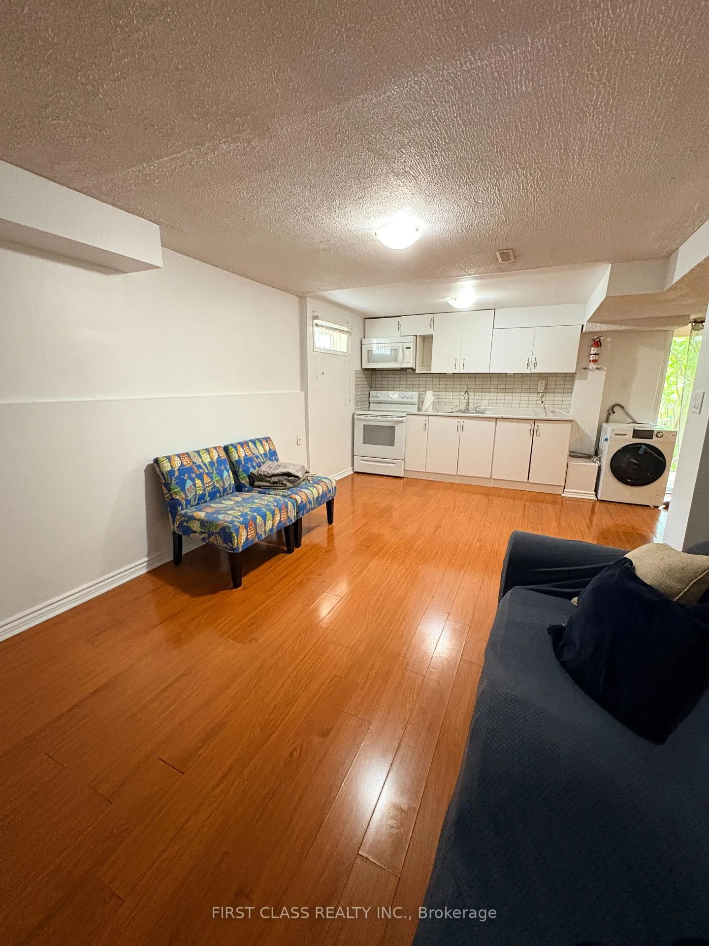 Photo 7 of Unit Basement, 114 Sheldrake Court, Brampton, Brampton South — HOMEH