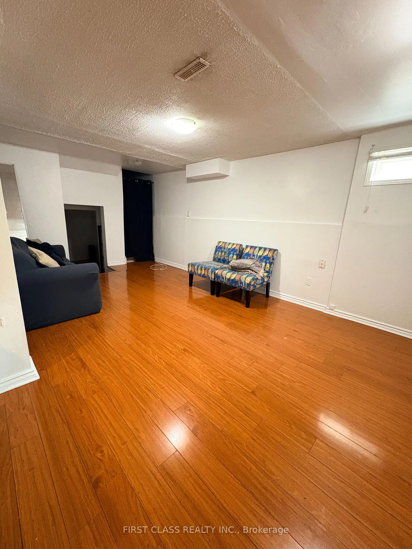 Photo 8 of Unit Basement, 114 Sheldrake Court, Brampton, Brampton South — HOMEH
