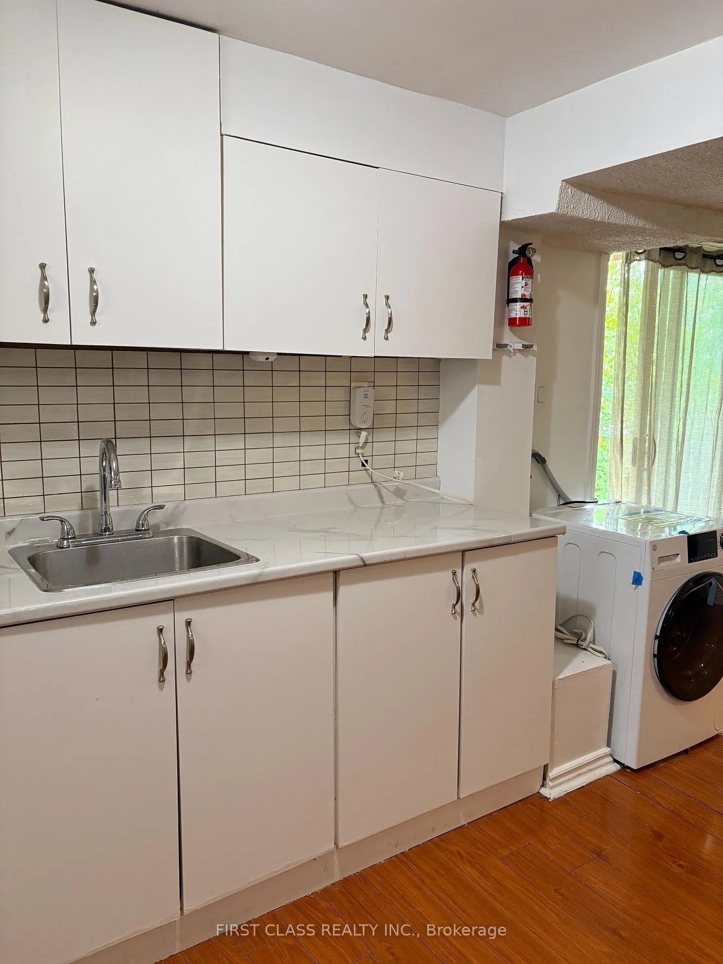 Photo 12 of Unit Basement, 114 Sheldrake Court, Brampton, Brampton South — HOMEH