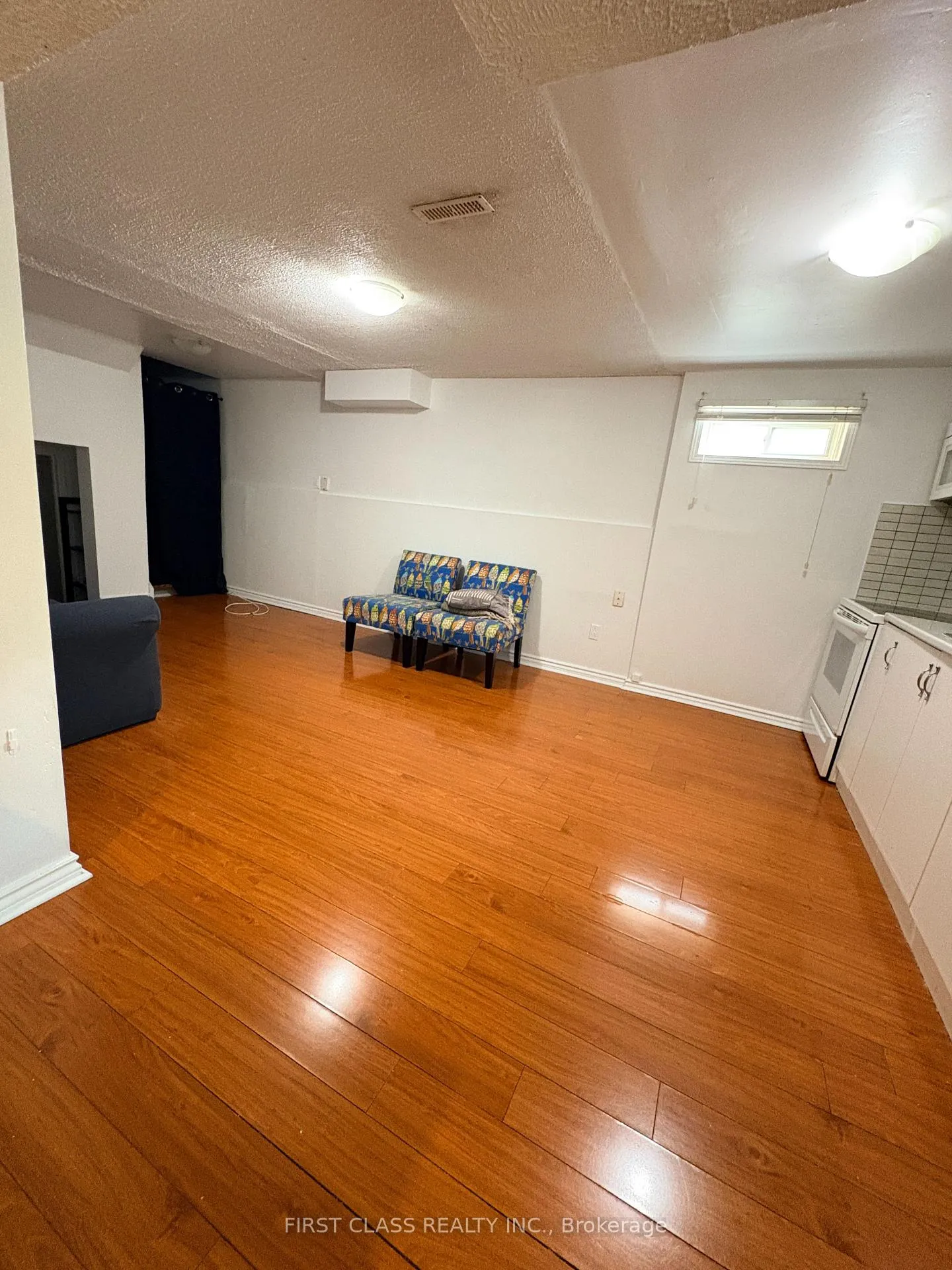 Photo 14 of Unit Basement, 114 Sheldrake Court, Brampton, Brampton South — HOMEH