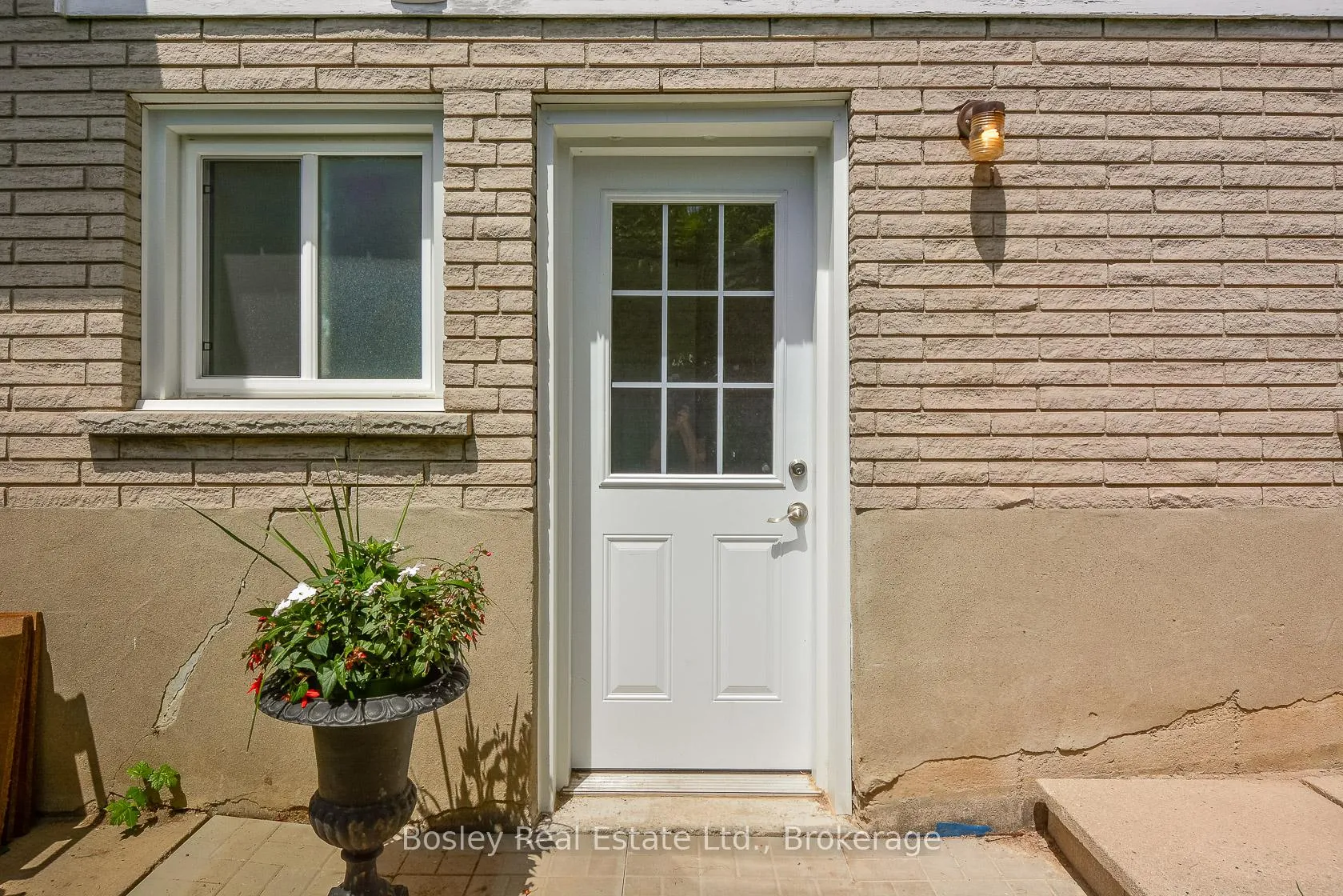 Photo 1 of 5 Algoma Drive, Guelph, Victoria North — HOMEH