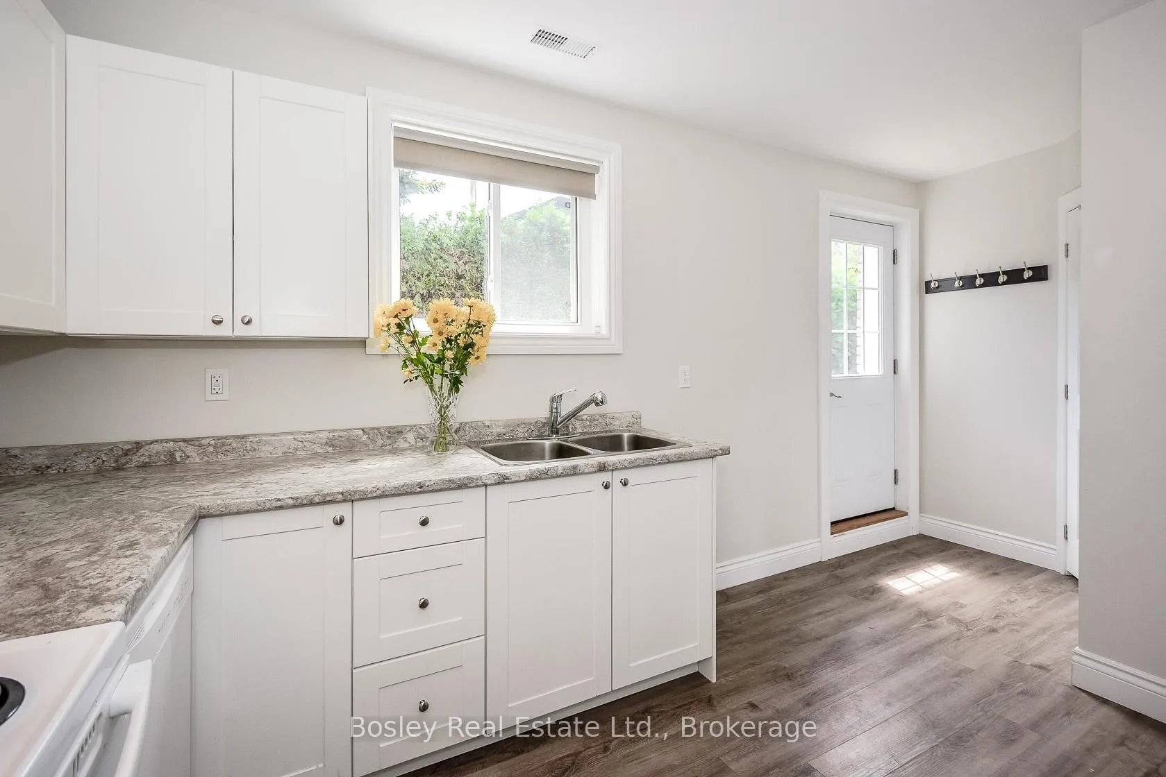 Photo 9 of 5 Algoma Drive, Guelph, Victoria North — HOMEH