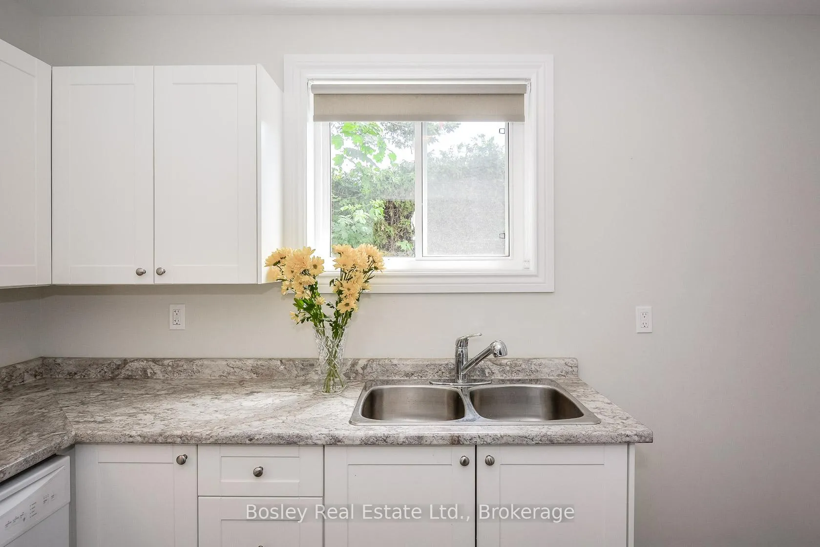 Photo 11 of 5 Algoma Drive, Guelph, Victoria North — HOMEH