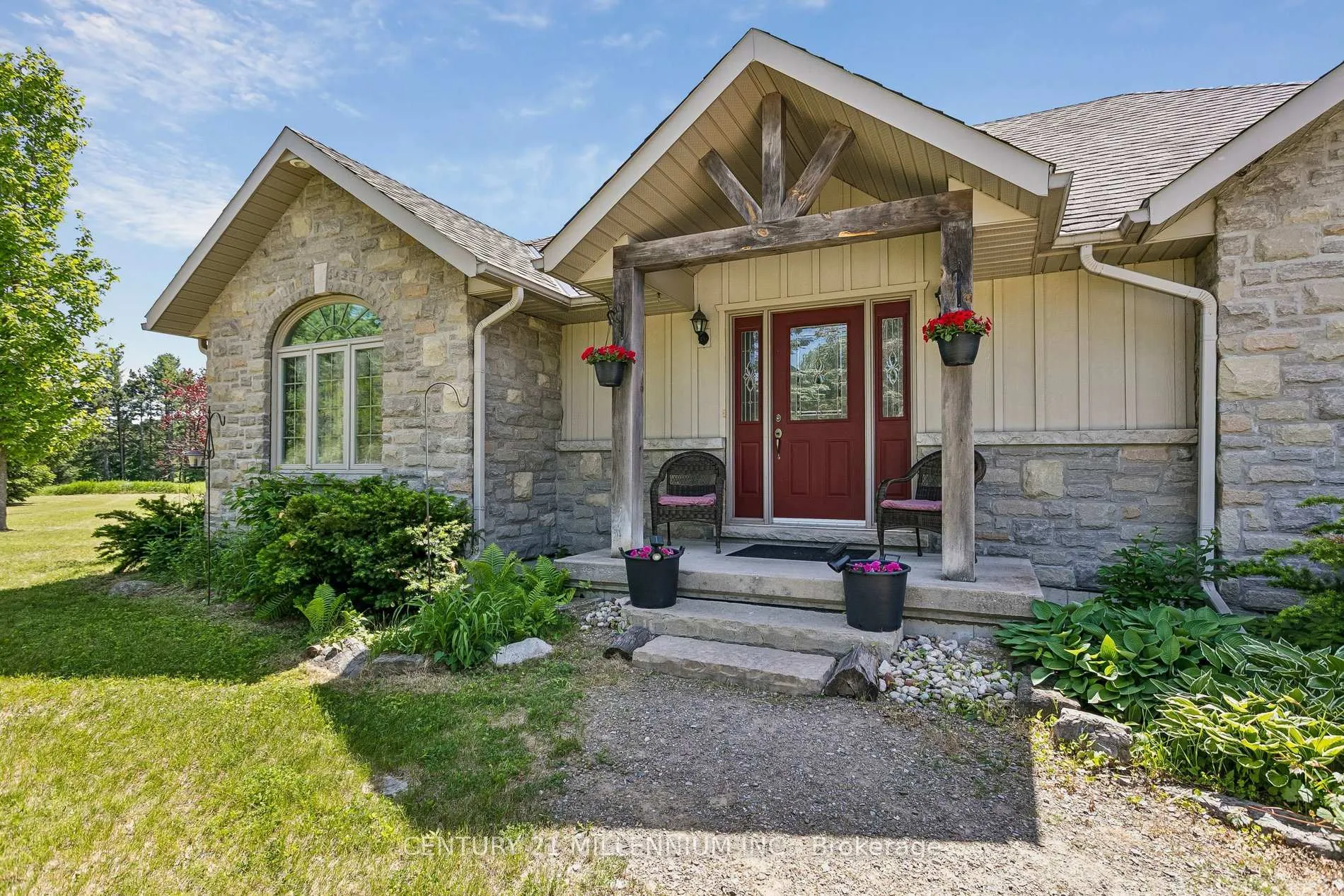 Photo 3 of 993236 Mono-Adjala Townline, Mono, Rural Mono — HOMEH