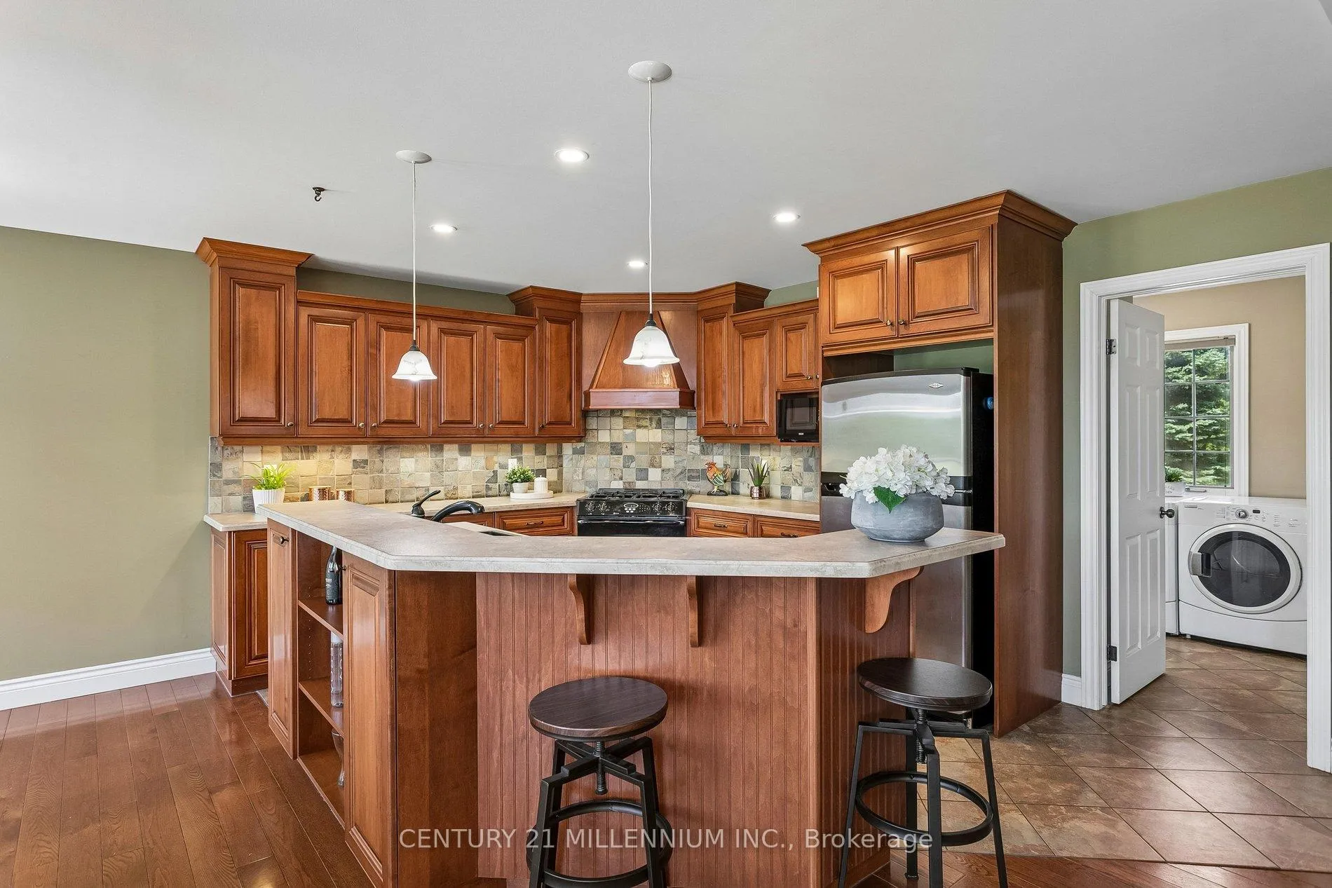 Photo 6 of 993236 Mono-Adjala Townline, Mono, Rural Mono — HOMEH