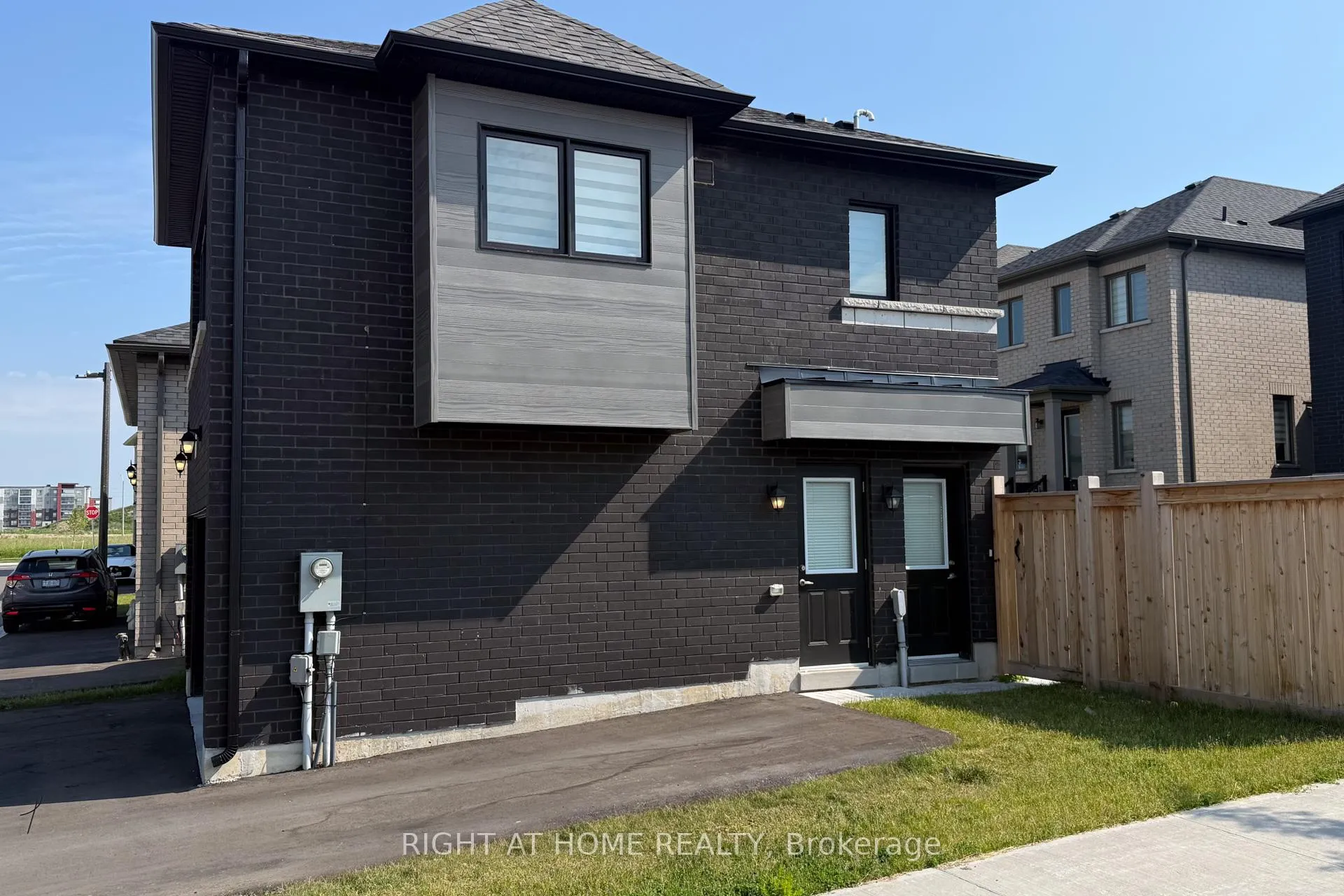 Photo 2 of Unit Coach, 31 John Rolph Street, Markham, Cornell — HOMEH