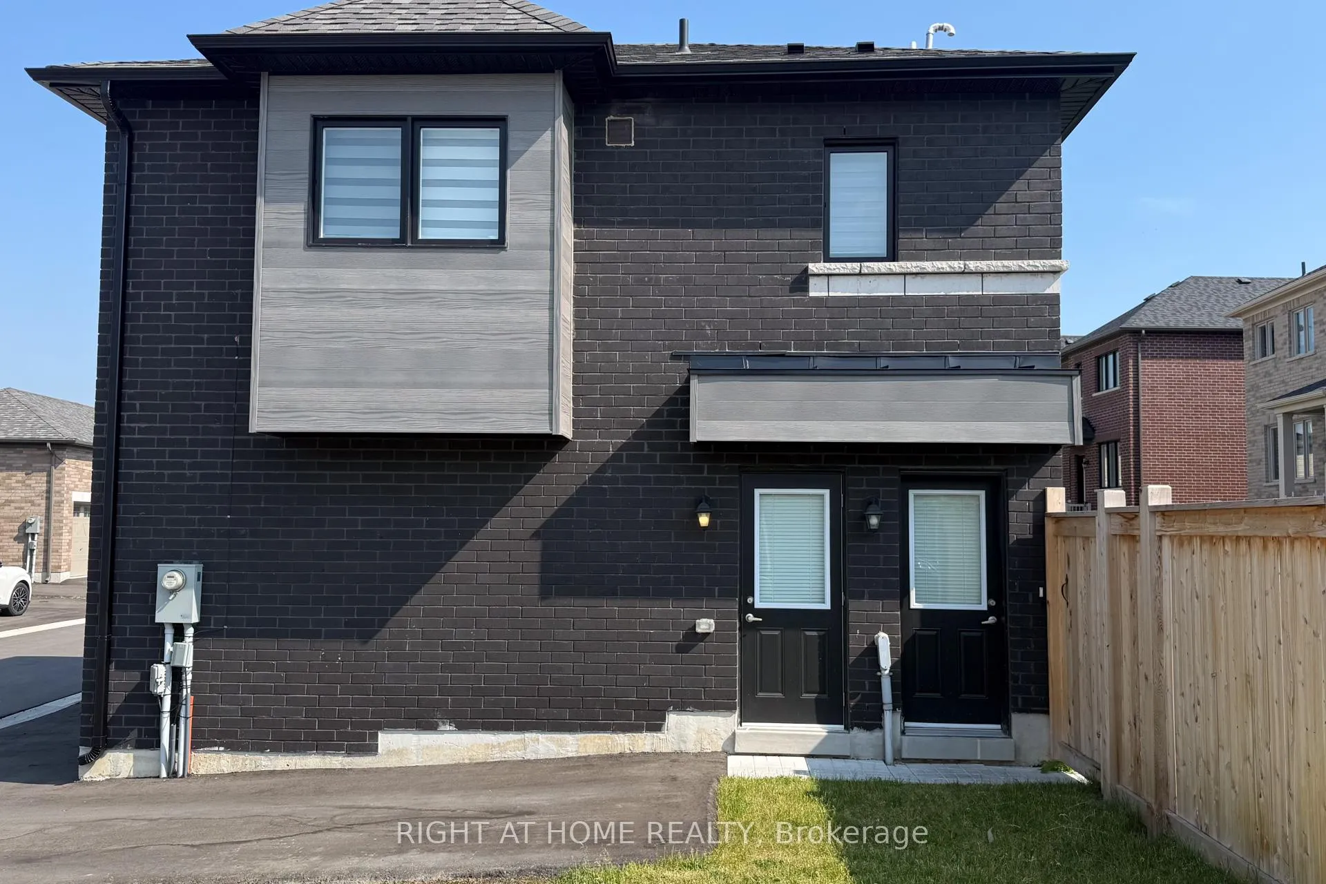 Photo 11 of Unit Coach, 31 John Rolph Street, Markham, Cornell — HOMEH