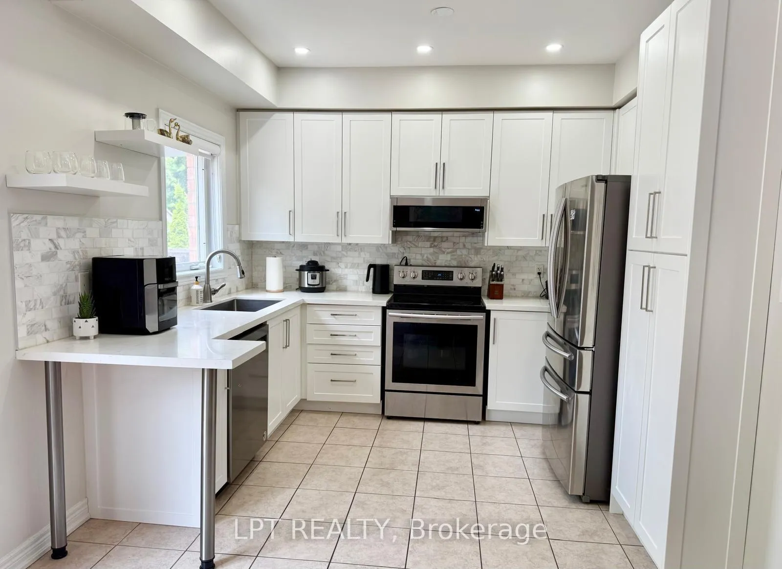 Photo 10 of 46 Ozner Crescent, Vaughan, Vellore Village — HOMEH