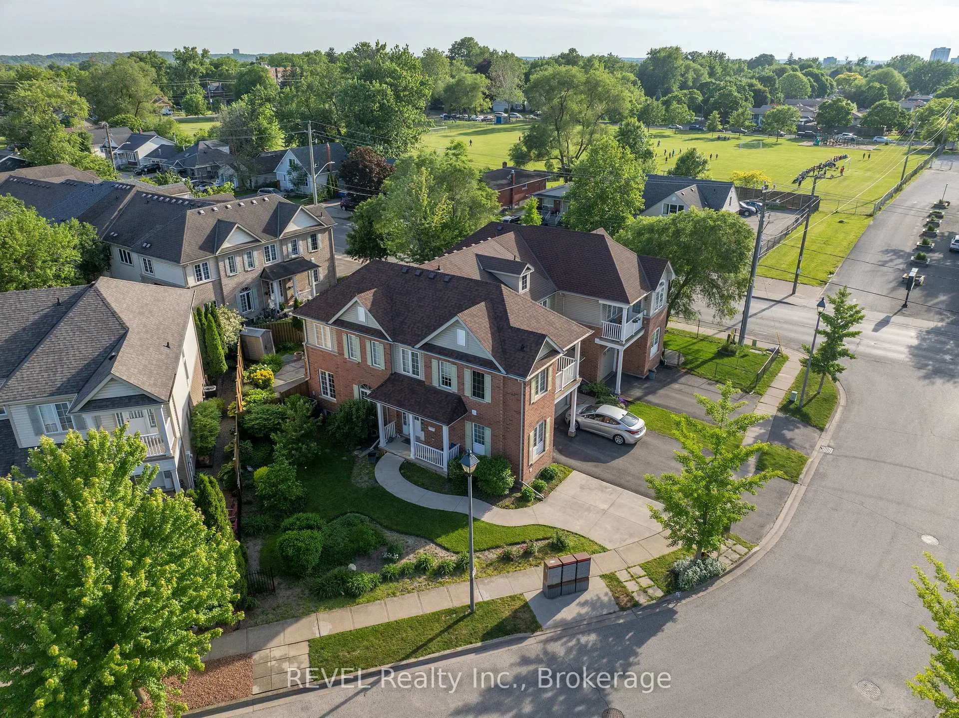 Photo 2 of 67 Chloe Street, St. Catharines, E. Chester — HOMEH