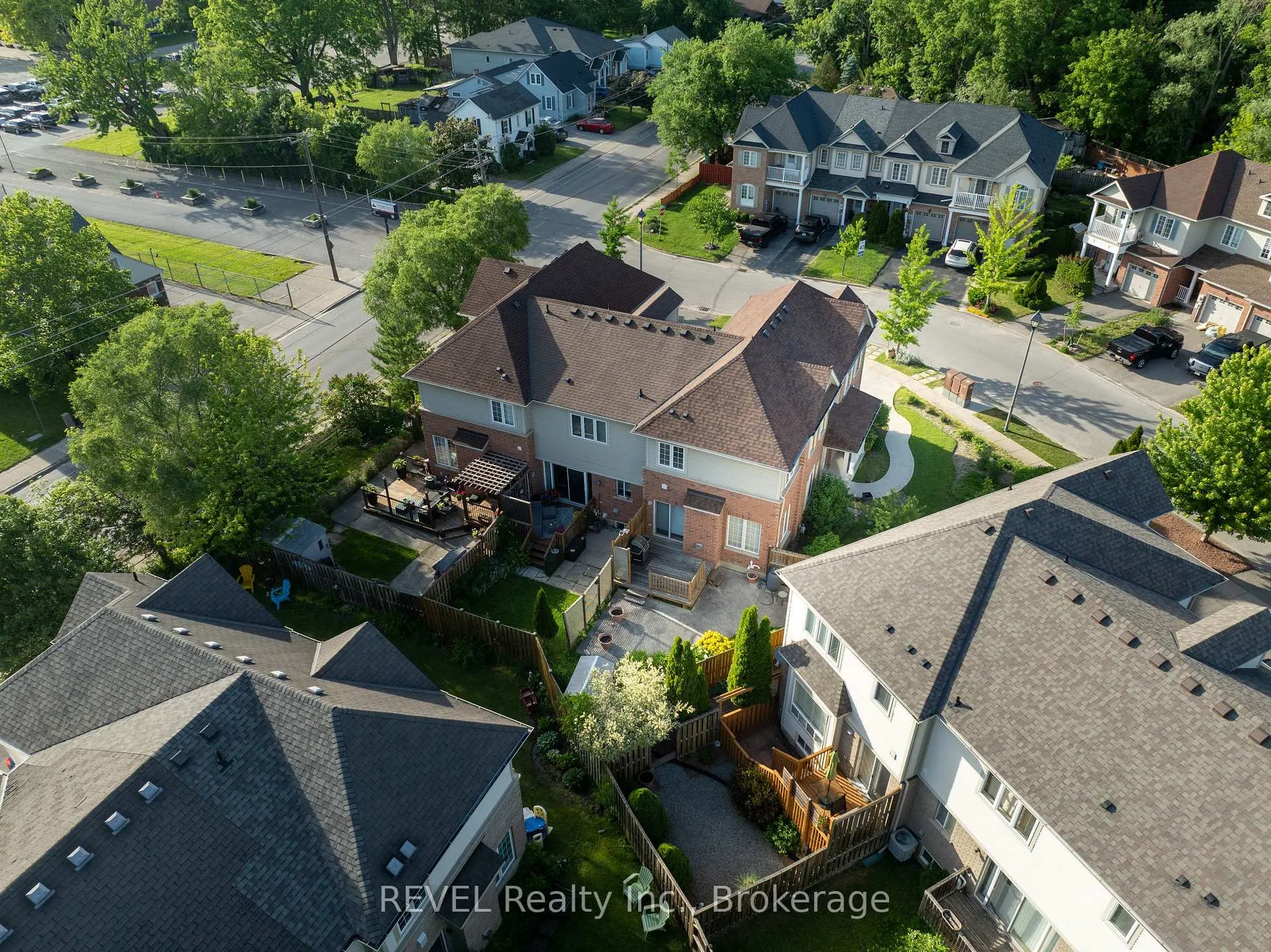 Photo 3 of 67 Chloe Street, St. Catharines, E. Chester — HOMEH
