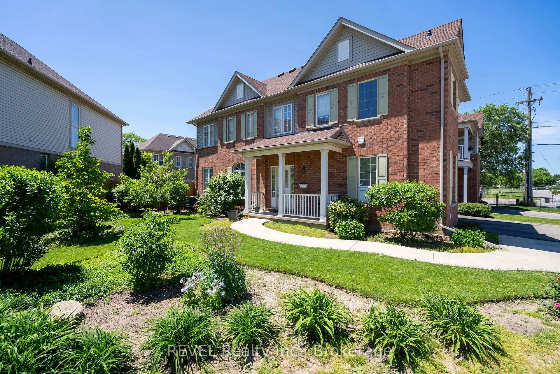 Photo 4 of 67 Chloe Street, St. Catharines, E. Chester — HOMEH