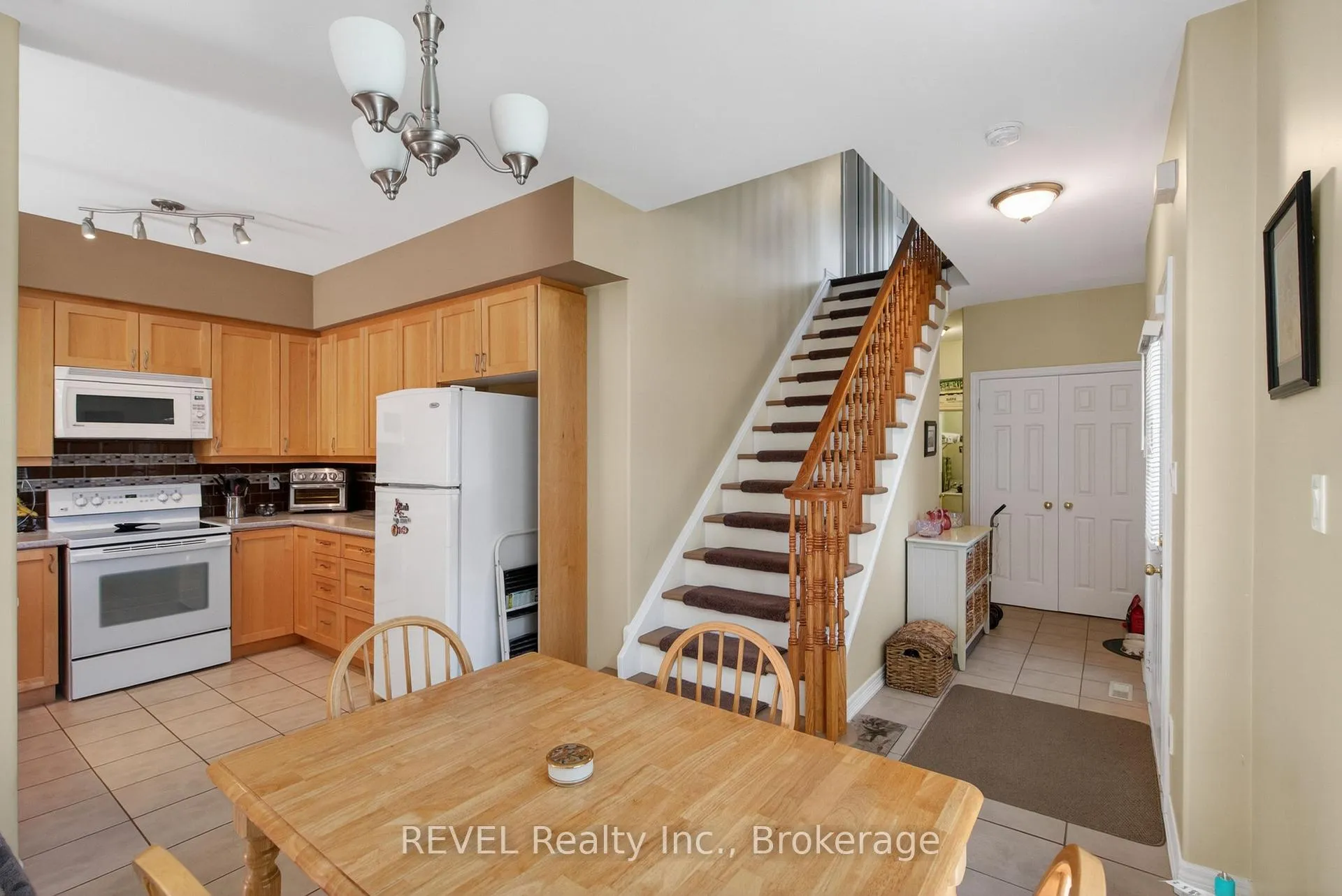 Photo 11 of 67 Chloe Street, St. Catharines, E. Chester — HOMEH