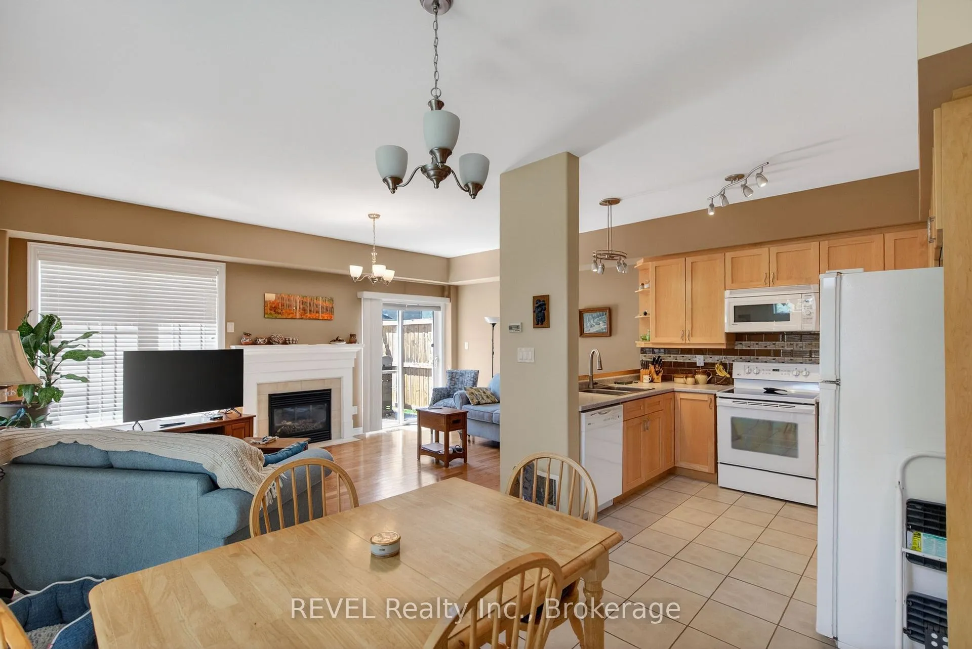 Photo 12 of 67 Chloe Street, St. Catharines, E. Chester — HOMEH