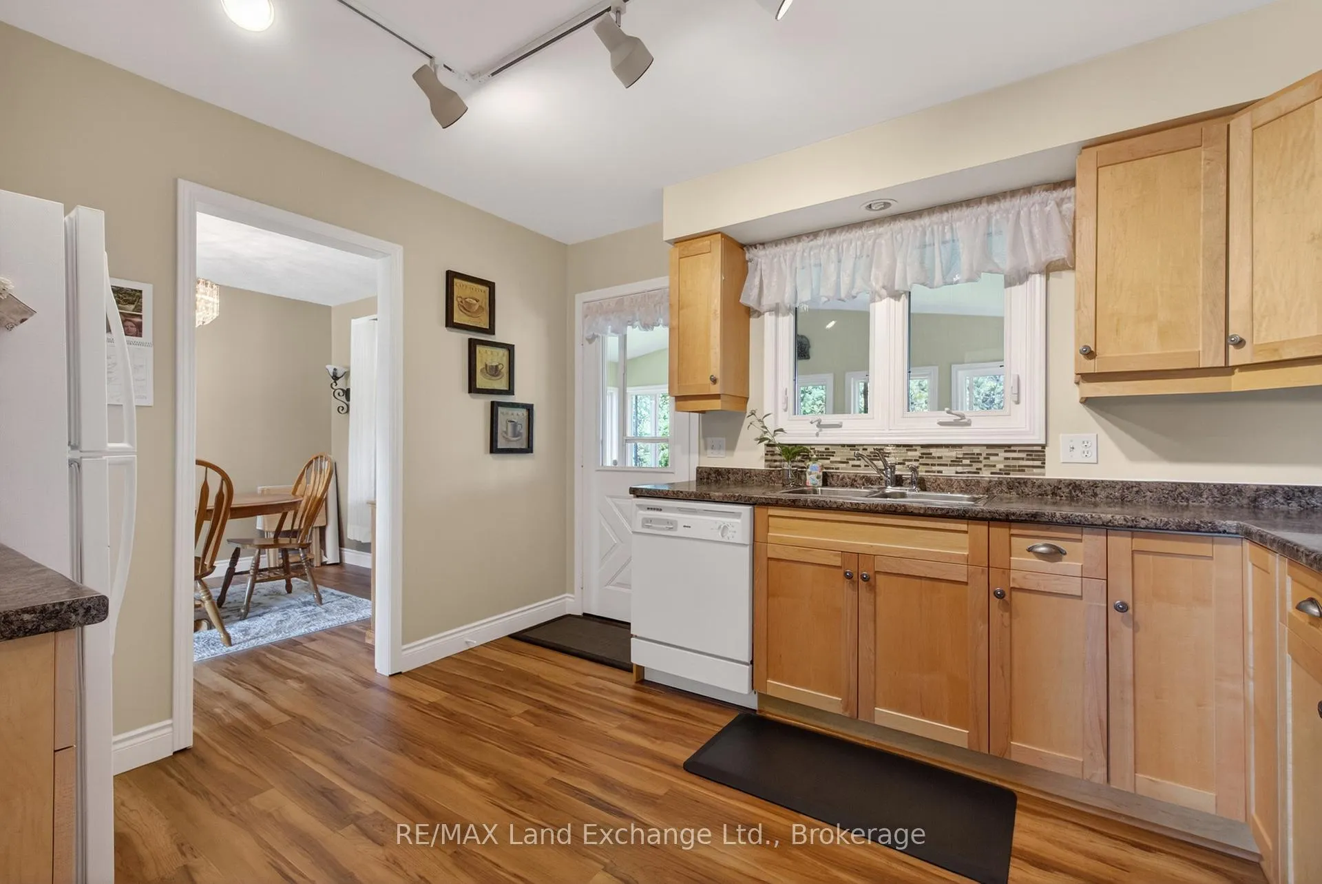 Photo 11 of 30 Golf Links Road, Kincardine — HOMEH