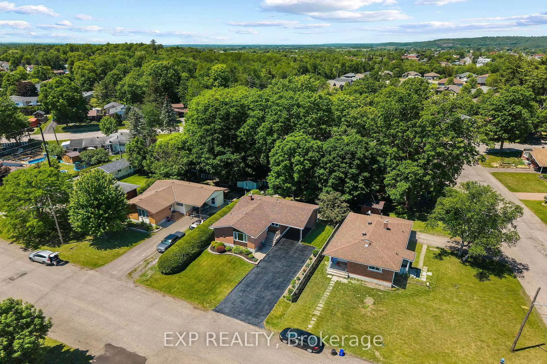 Photo 3 of 96 Simpson Avenue, Renfrew — HOMEH
