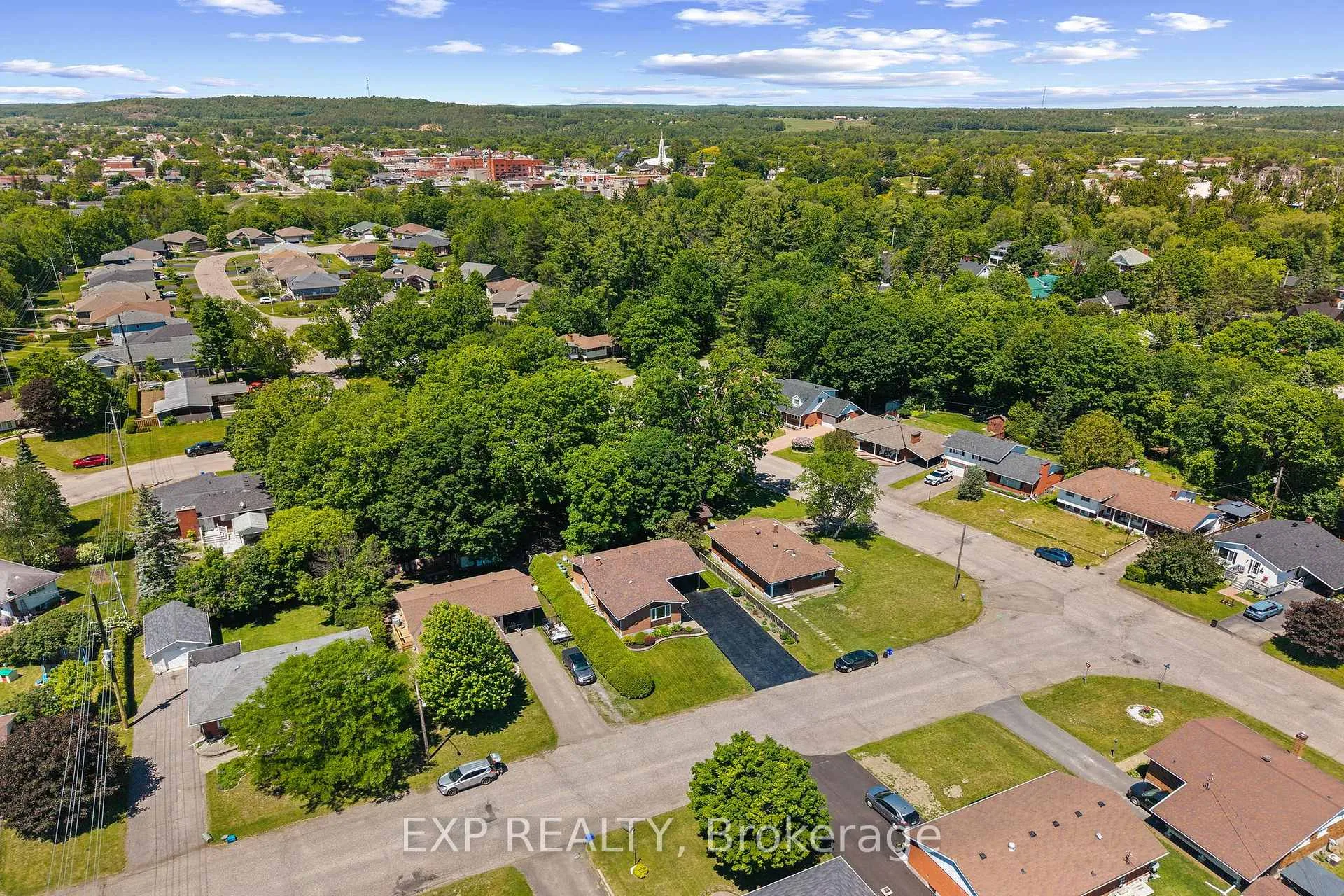 Photo 4 of 96 Simpson Avenue, Renfrew — HOMEH