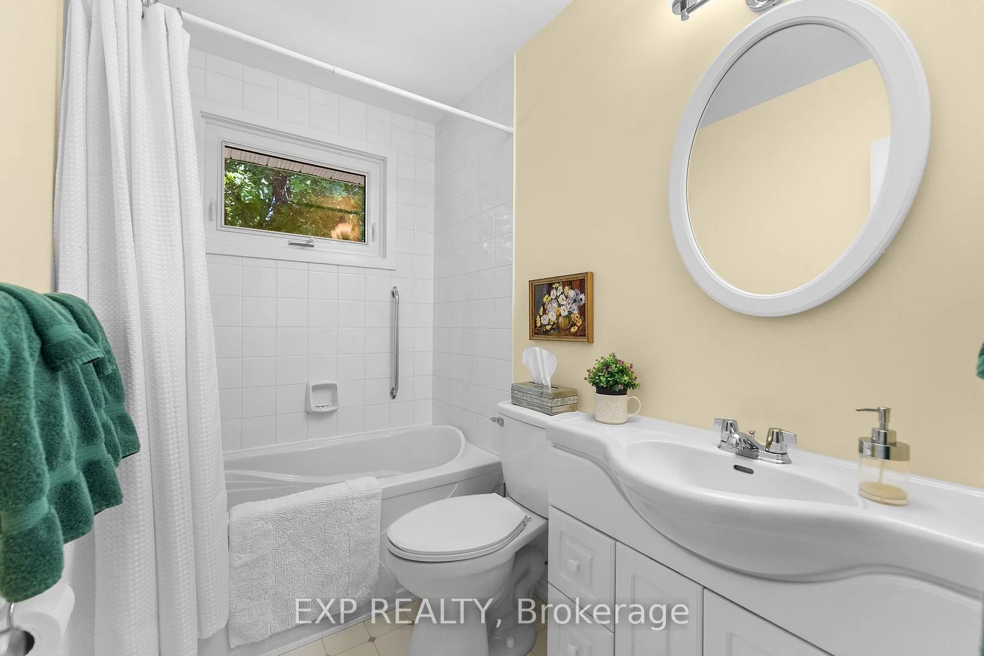Photo 12 of 96 Simpson Avenue, Renfrew — HOMEH