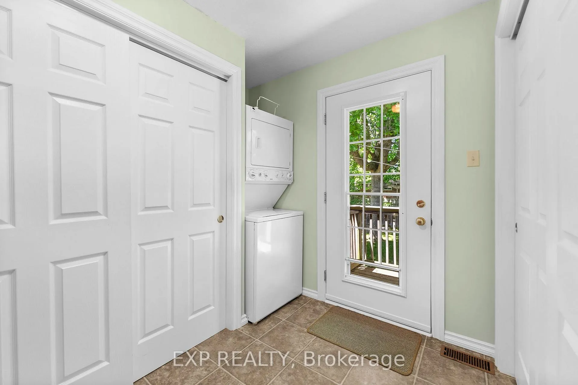 Photo 13 of 96 Simpson Avenue, Renfrew — HOMEH