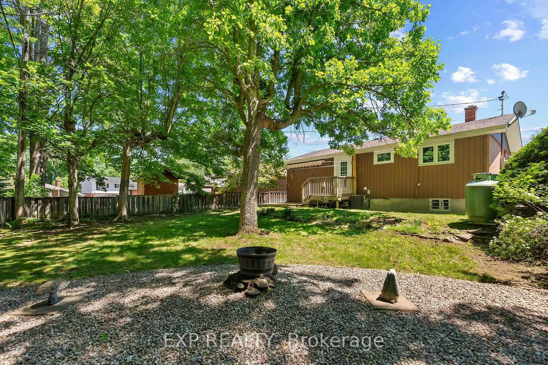 Photo 23 of 96 Simpson Avenue, Renfrew — HOMEH