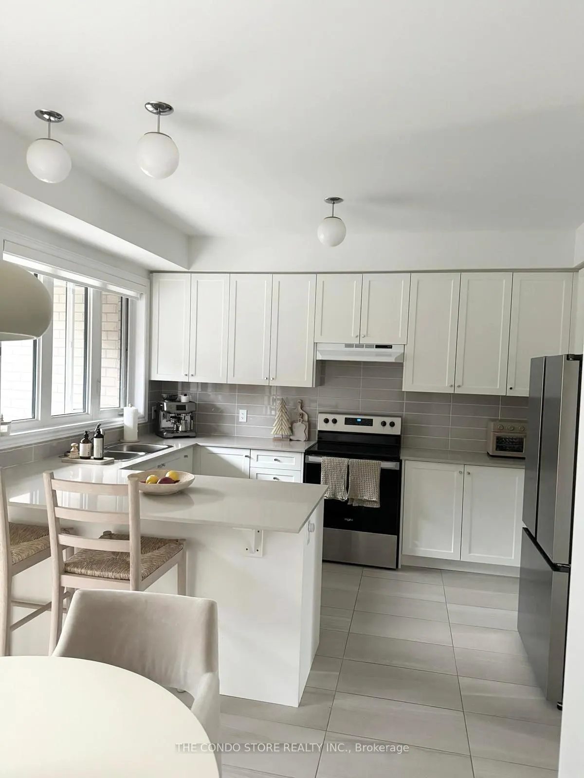 Photo 3 of 40 Dockside Way, Whitby, Port Whitby — HOMEH