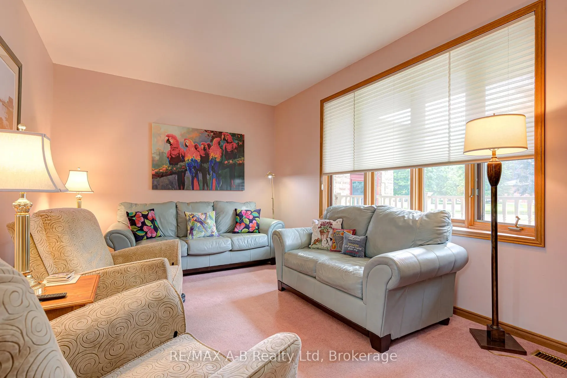 Photo 8 of 137 Mitchell Court, West Perth, Mitchell — HOMEH