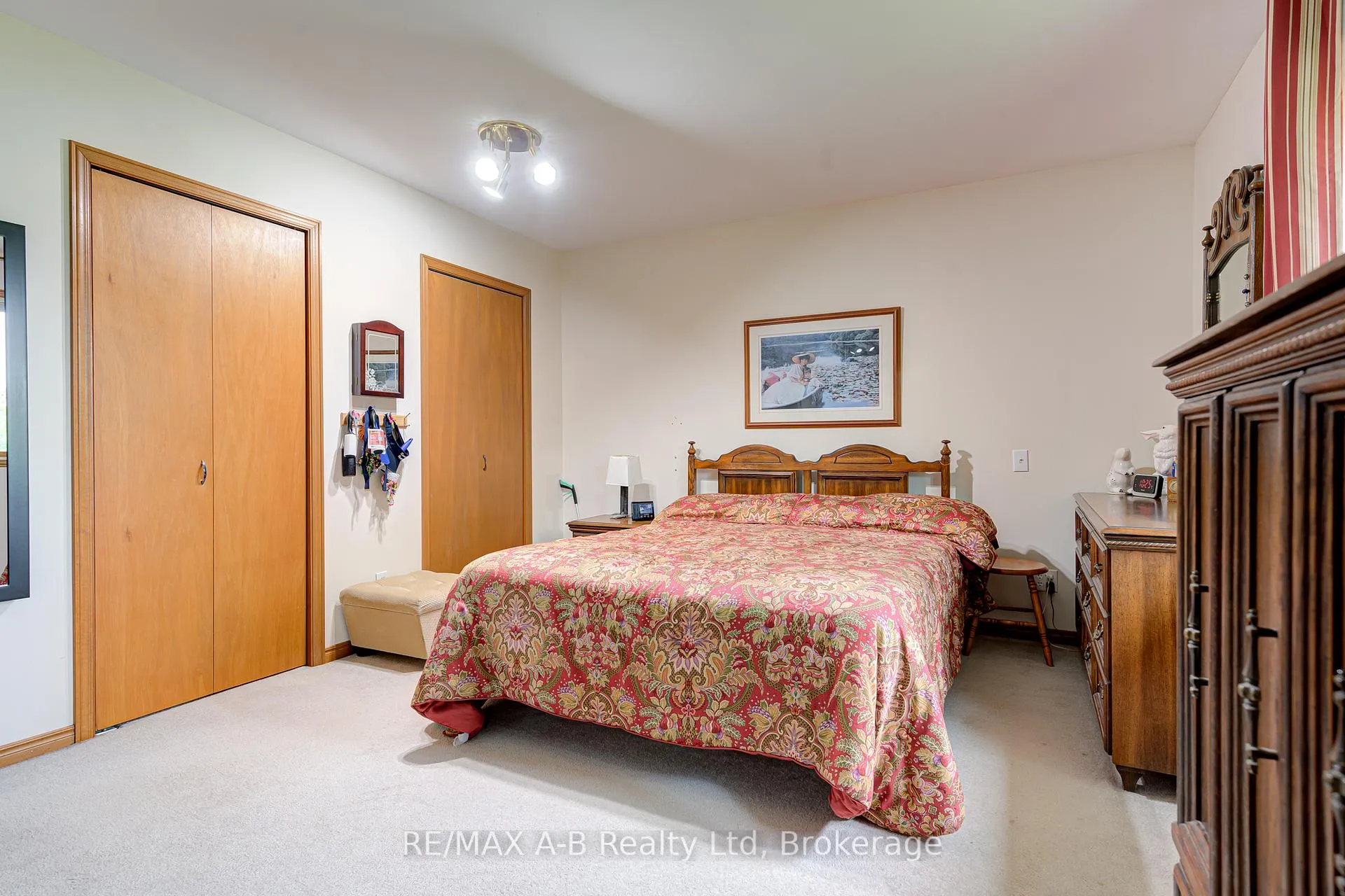 Photo 15 of 137 Mitchell Court, West Perth, Mitchell — HOMEH