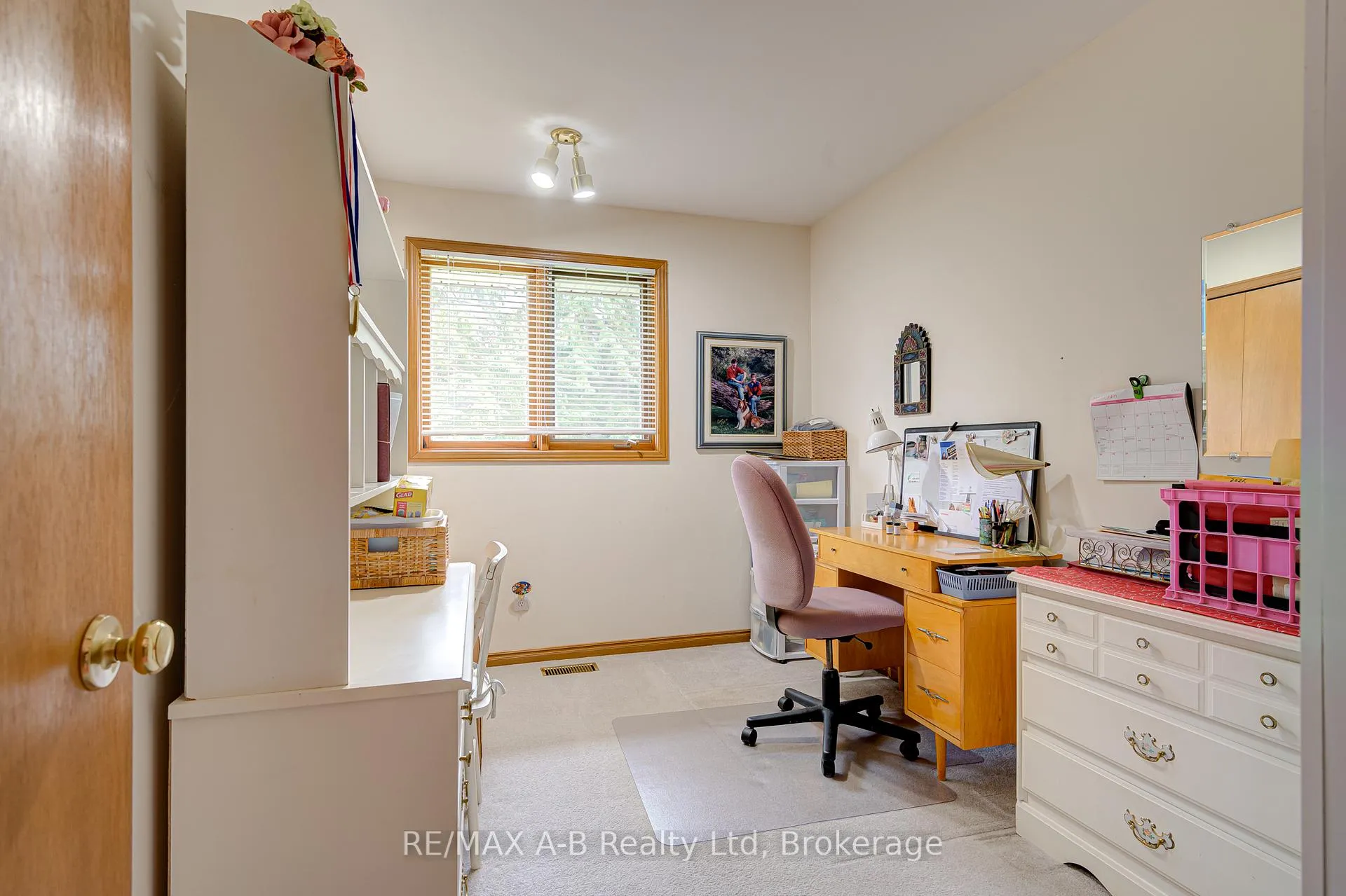 Photo 19 of 137 Mitchell Court, West Perth, Mitchell — HOMEH