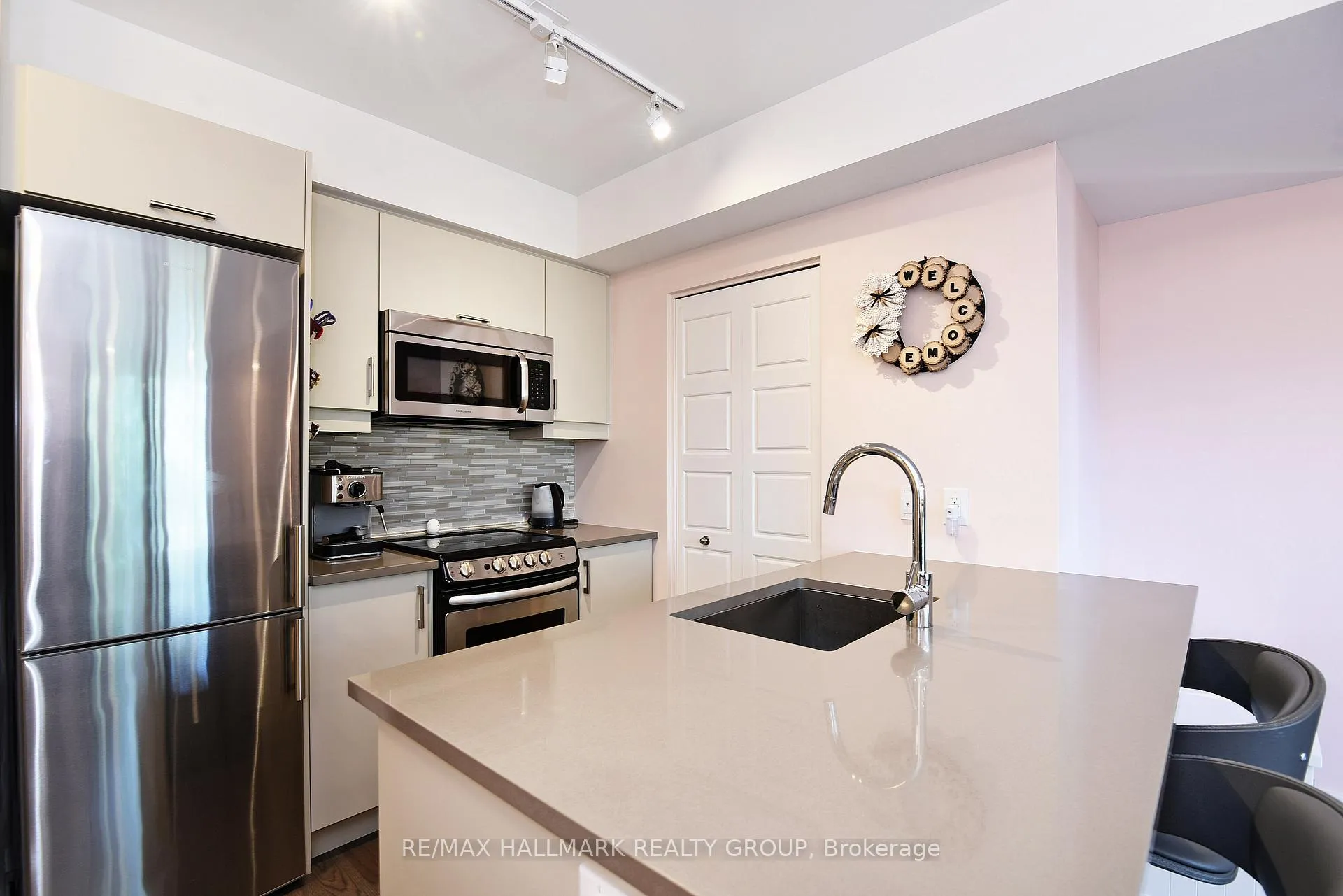 Photo 3 of Unit 311, 316 Bruyere Street, Ottawa, Lower Town — HOMEH