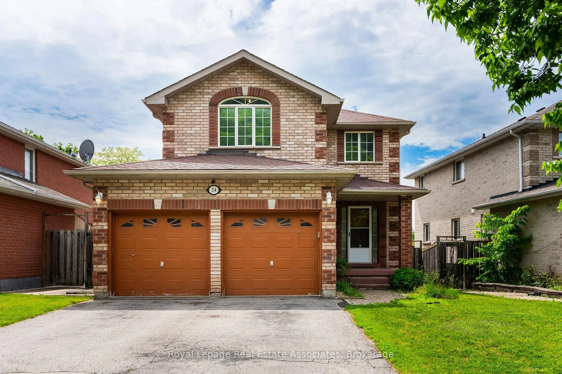 Photo 1 of 34 Bloom Crescent, Barrie, Ardagh — HOMEH